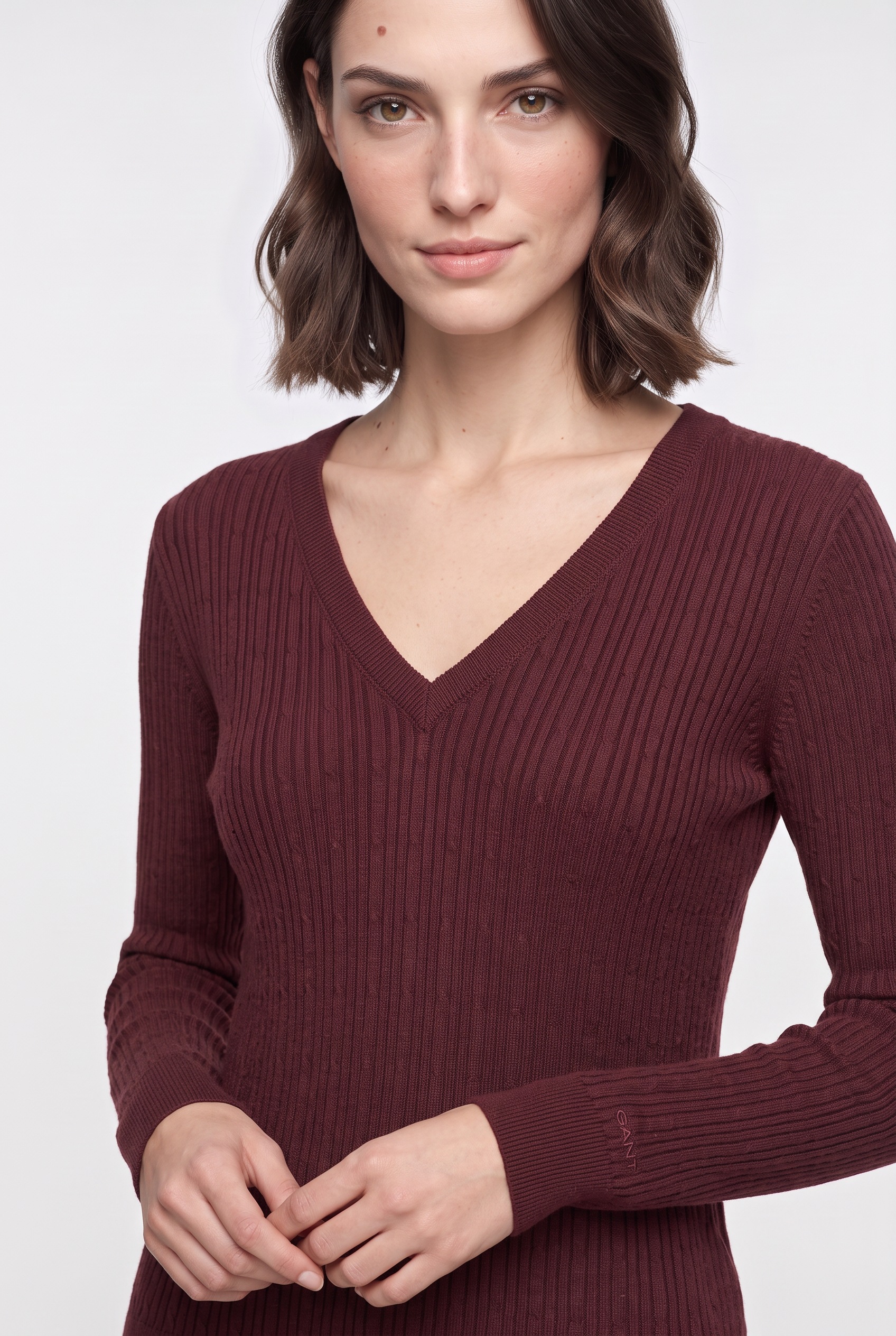 Gant V-Ausschnitt-Pullover »MINI CABLE V-NECK« mit Kaschmiranteil