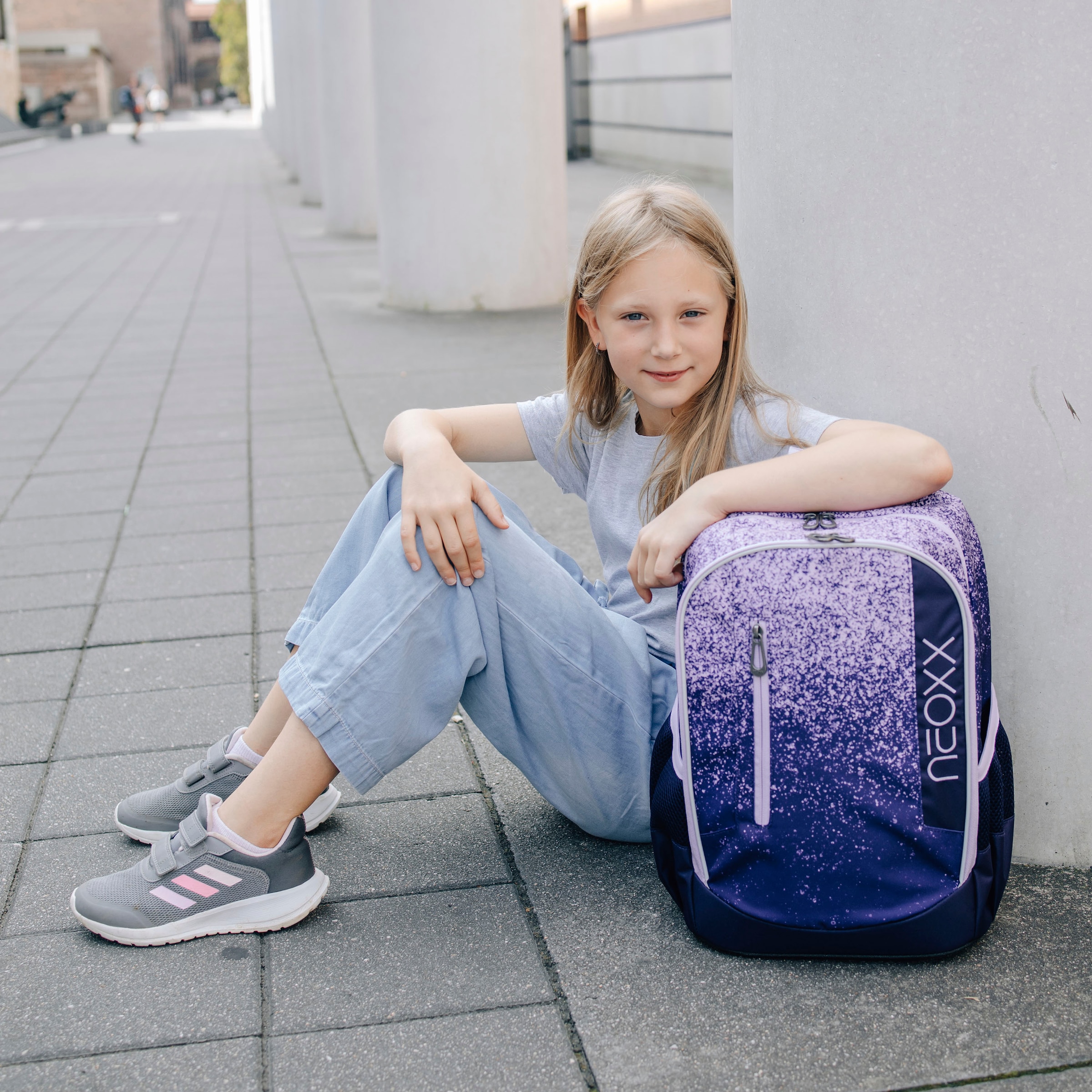 neoxx Schulrucksack »Flow, Glitterally perfect«, teilweise aus recyceltem Material