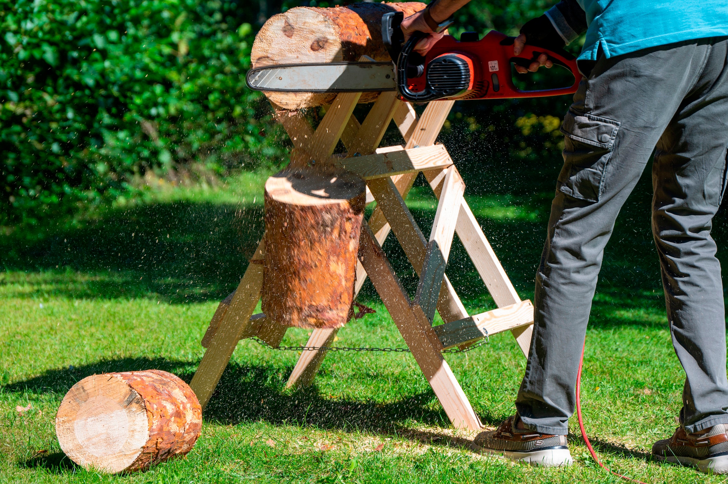 dobar Sägebock, aus Holz, klappbare Sägehilfe, 64 x 64 x 94 cm