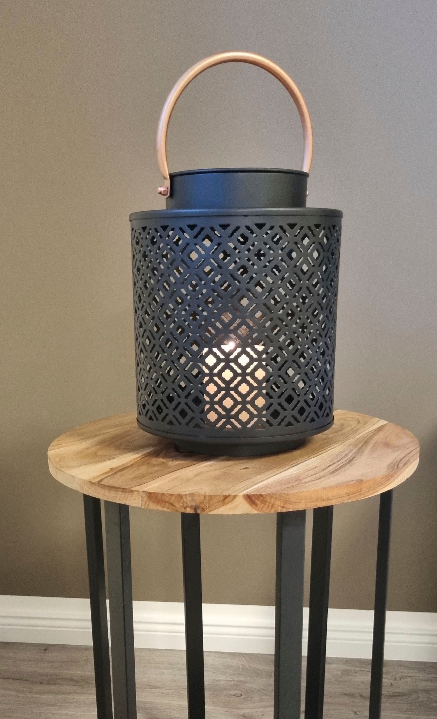 Ambiente Haus Kerzenlaterne »Kerzenhalter aus pulverbeschichtetem Metall«, (1  St.), Laterne mit Griff - Höhe ca. 38 cm kaufen | UNIVERSAL