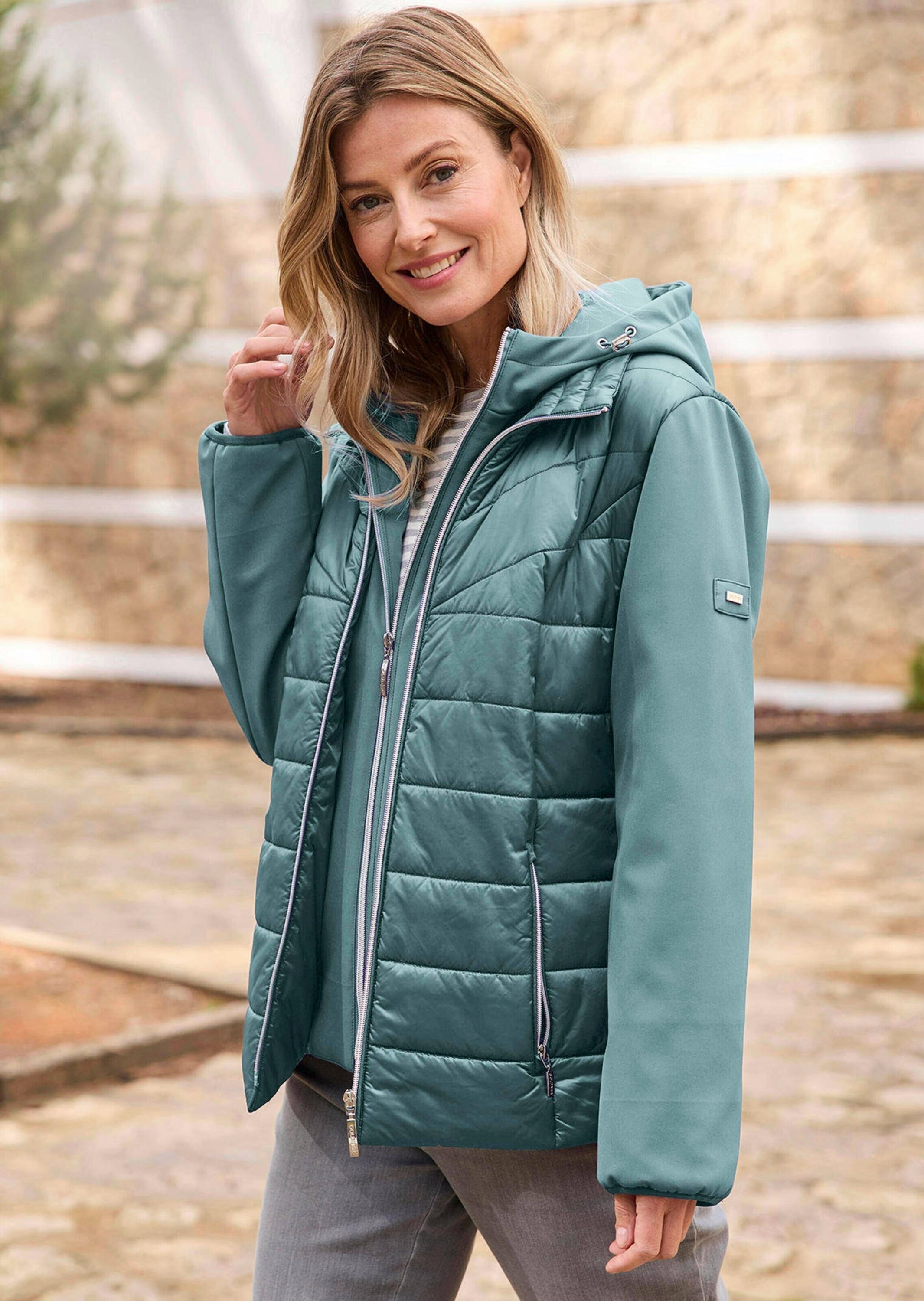 GOLDNER Kurzjacke »Kurzgröße Steppjacke mit Ärmeln aus Softshell«