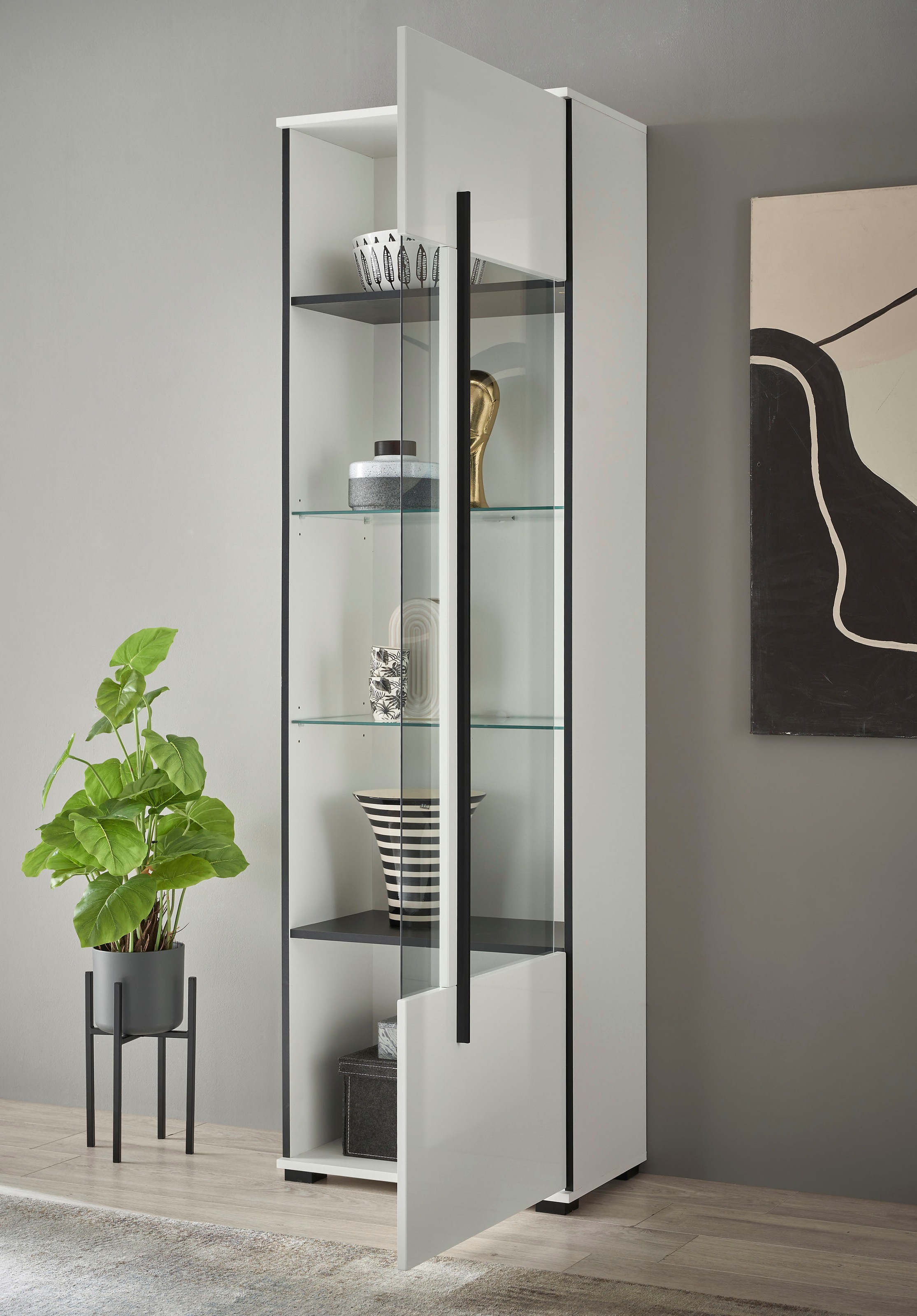 INOSIGN Vitrine »Cantara, Vitrinenschrank in Eiche Evoke oder weiß, Standvitrine«, schwarzer Stangengriff, ausreichend Stauraum, vielseitig einsetzbar