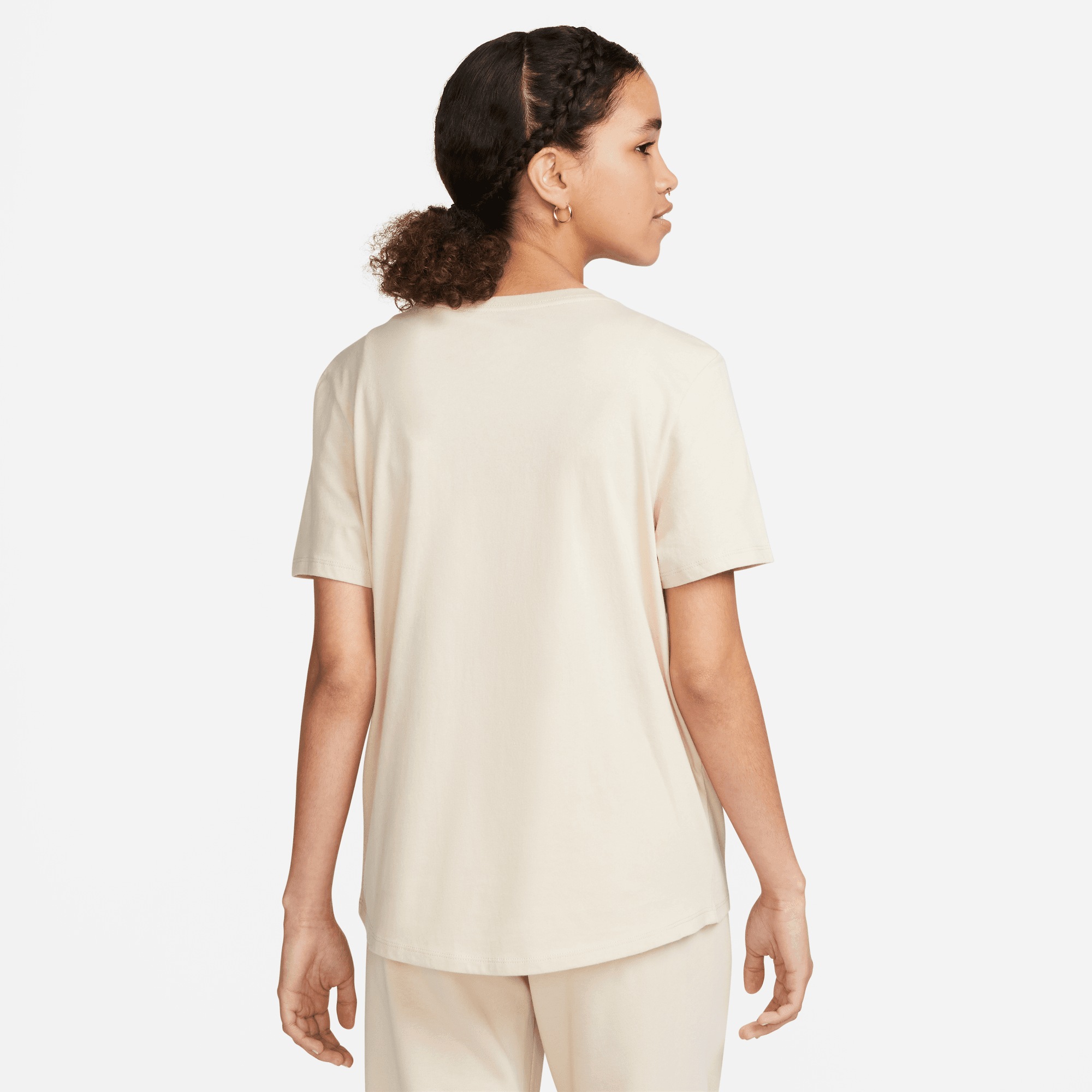 Nike Sportswear T-Shirt »ESSENTIALS WOMEN'S LOGO T-SHIRT«, Basic Damen T-Shirt mit Logo