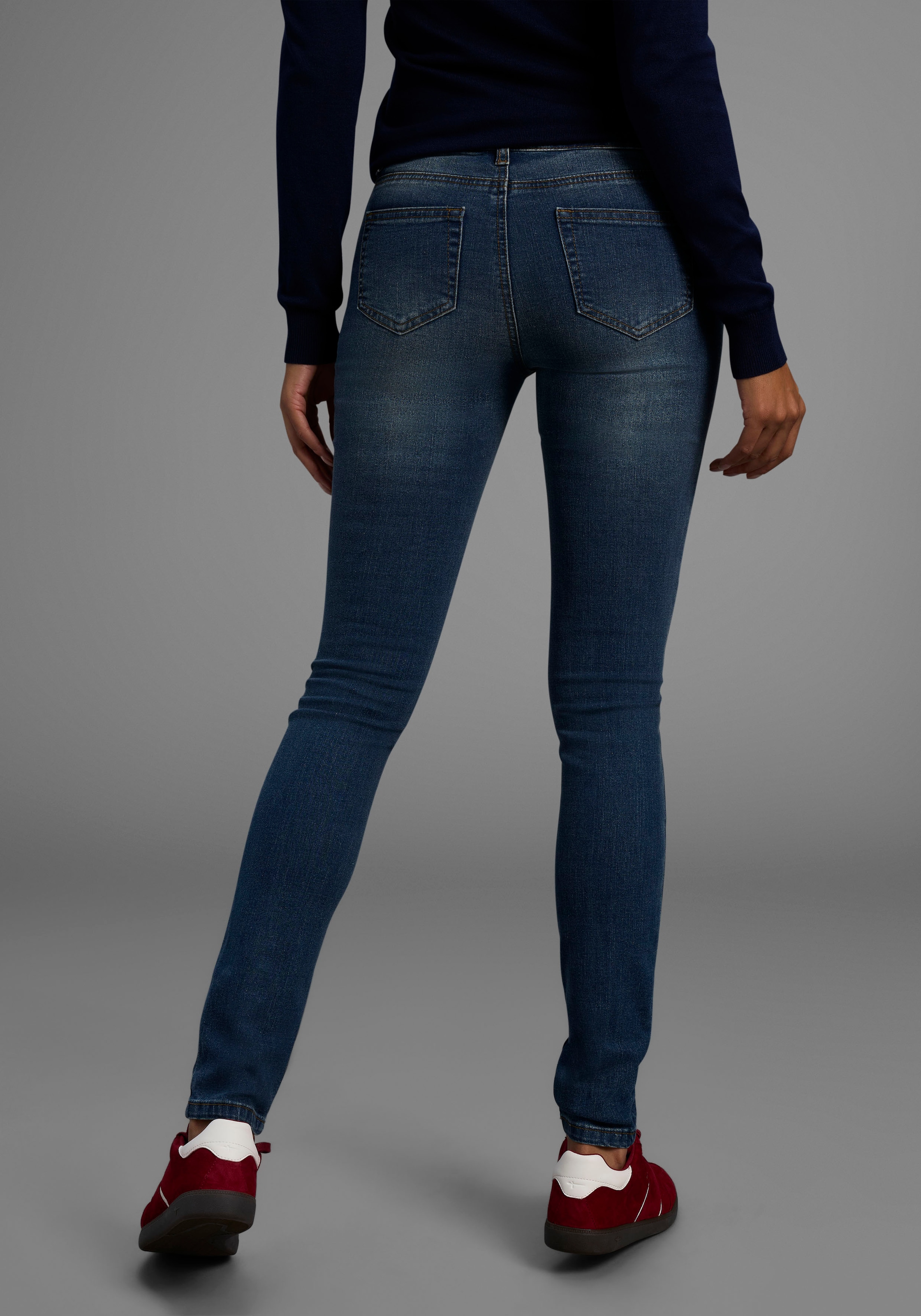 Arizona Skinny-fit-Jeans »mit Keileinsätzen«, extra-enger Beinschnitt, niedrige Leibhöhe