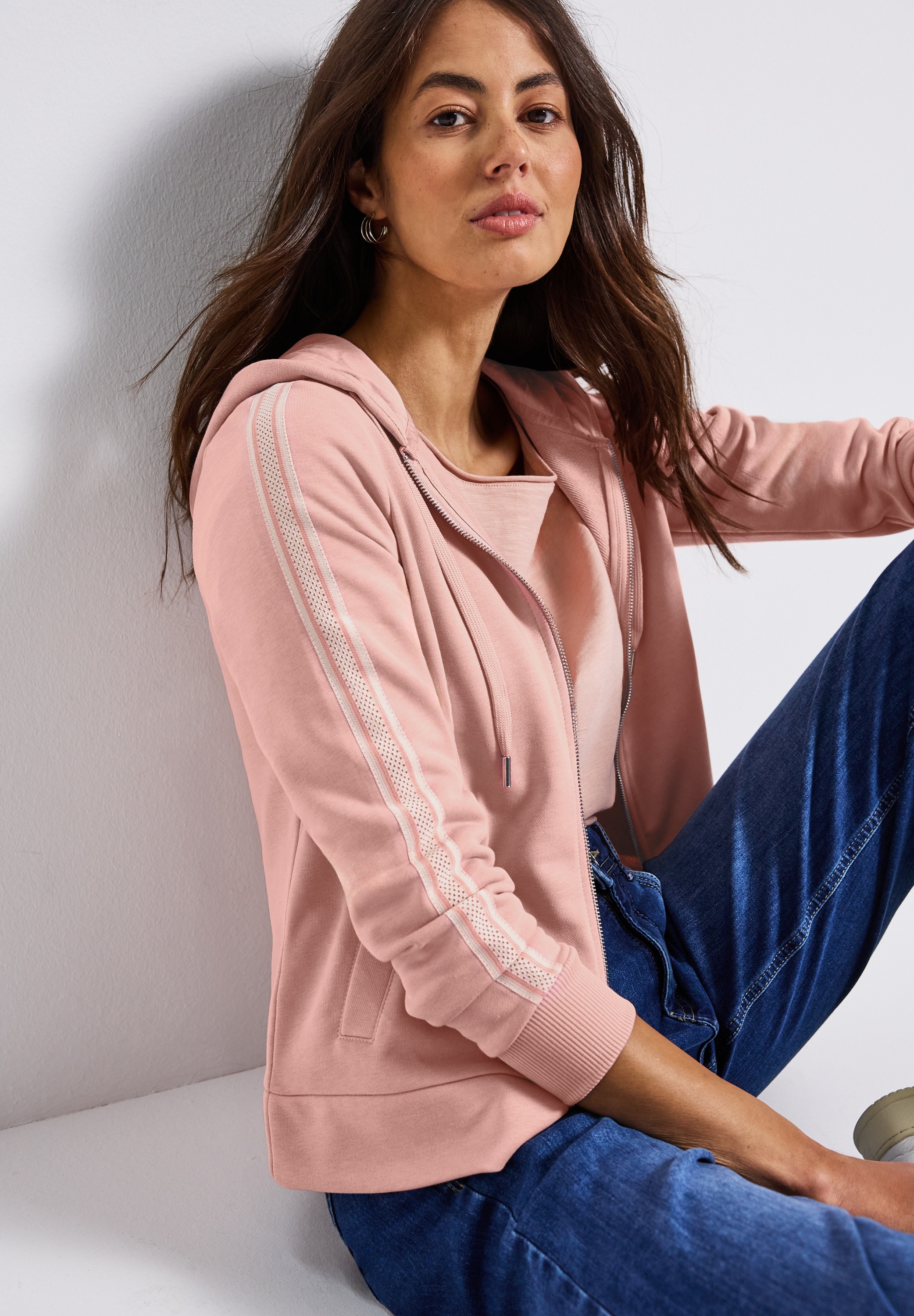 STREET ONE Kapuzensweatshirt , mit Gallon Streifen
