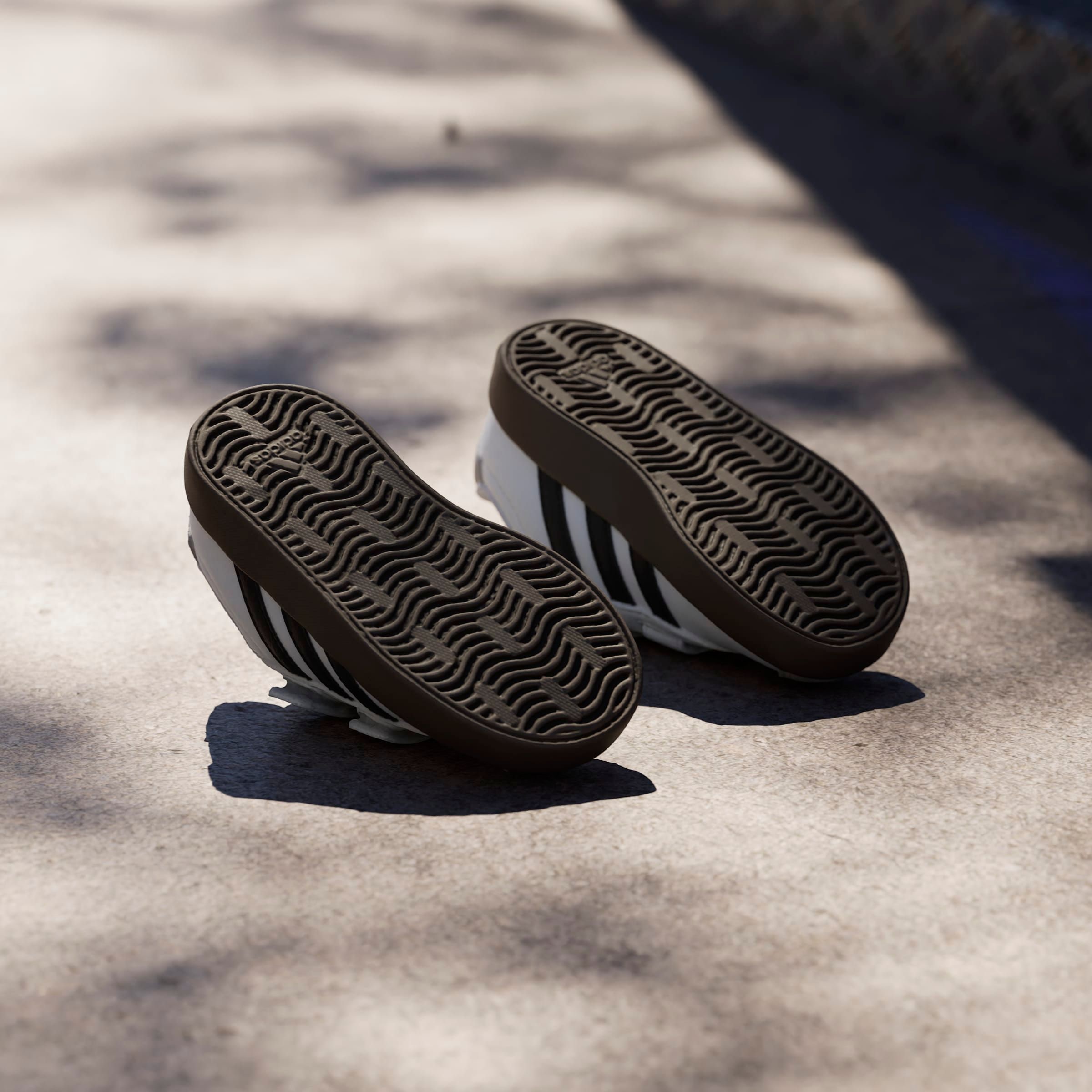 adidas Sportswear Klettschuh »VL COURT 3.0 KIDS«, inspiriert vom Design des adidas samba