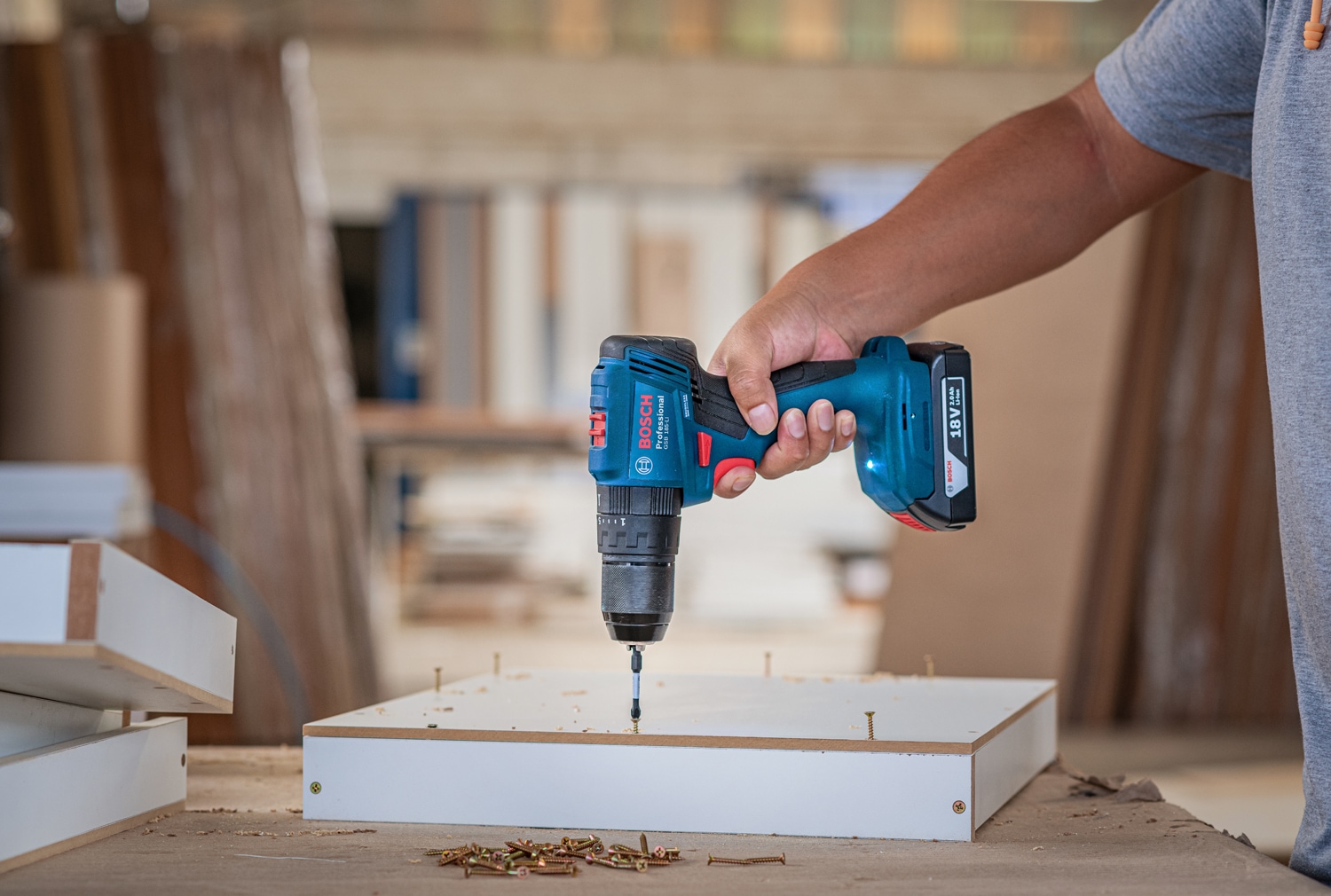 Bosch Professional Akku-Schlagbohrmaschine »»GSB 18V-45««, Inkl. 2x Akkus 3,0Ah und Schnellladegerät GAL 18V-40, in L-BOXX