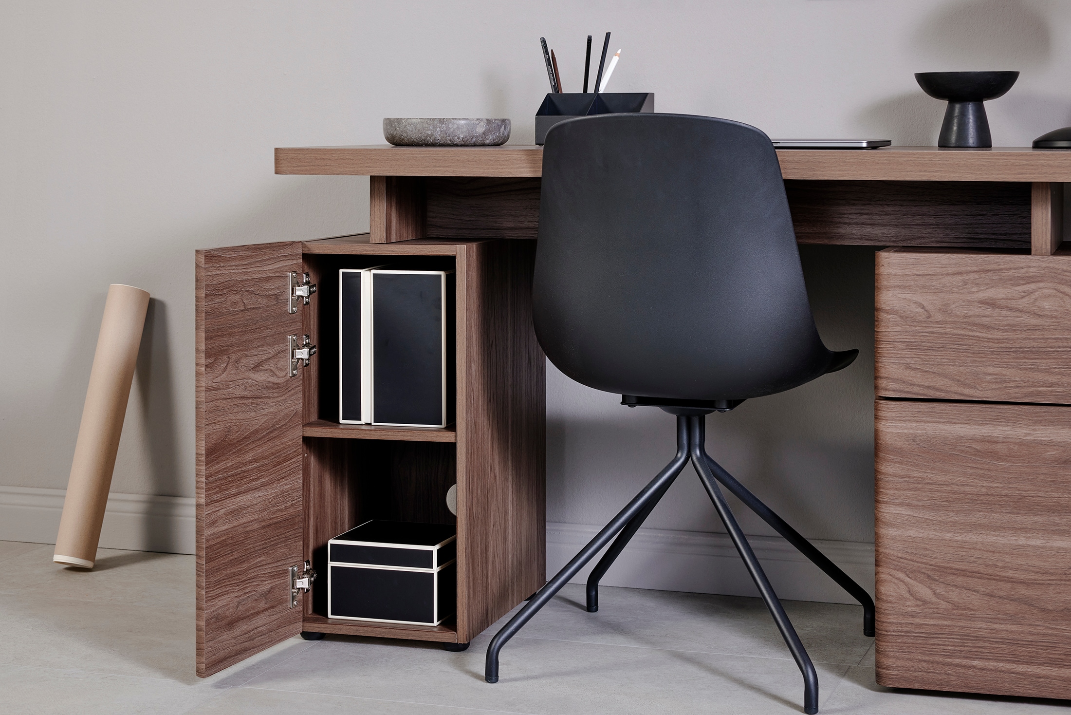 Jahnke Schreibtisch »CU-LIBRE 140« 1 Stk. tlg. platzsparender Arbeitsplatz, 1 Schublade und 2 Türen, 135 cm