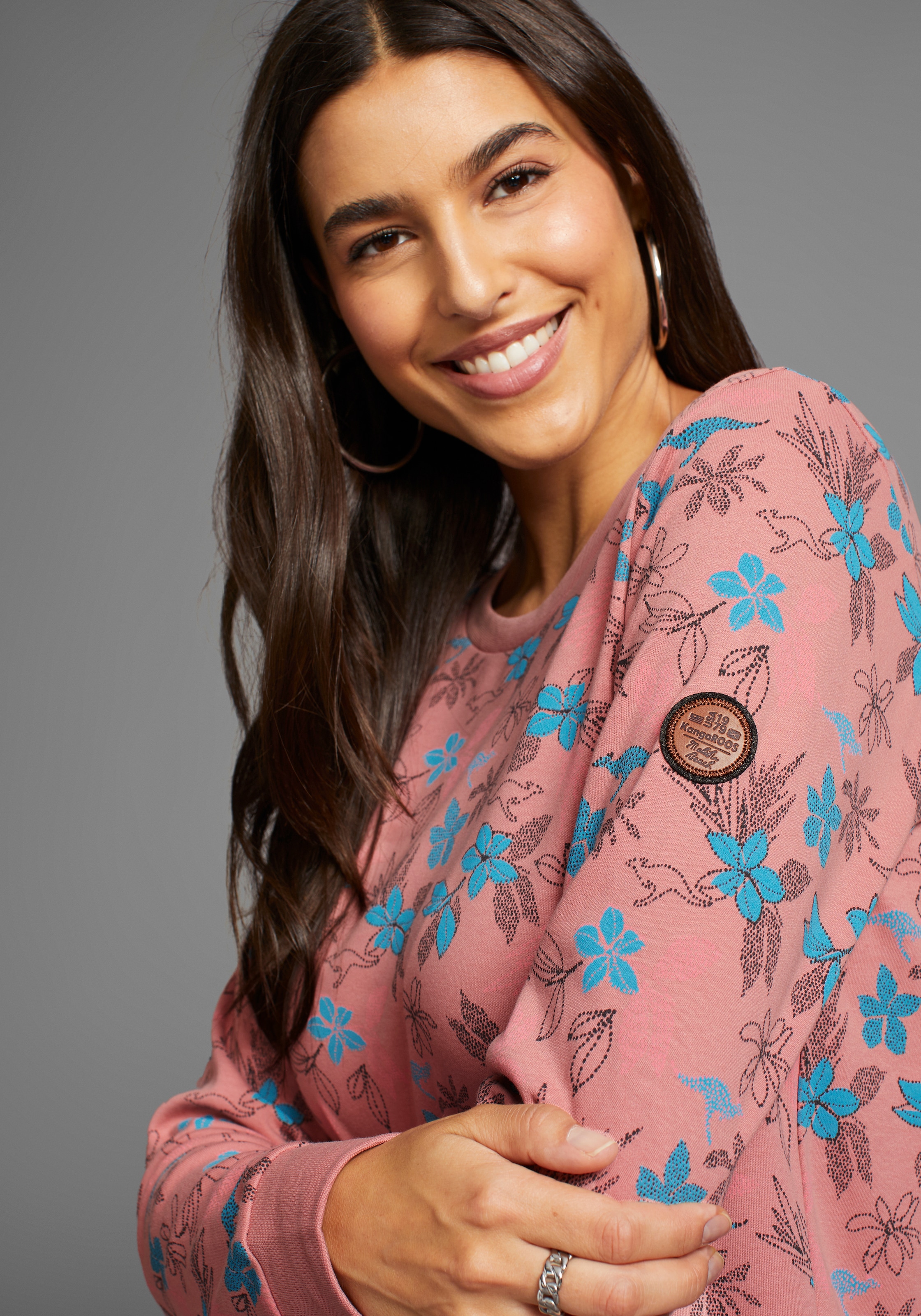 KangaROOS Sweatshirt , Langarm,  lässiger Schnitt,  geblümtes Muster,  Rundhalsausschnitt
