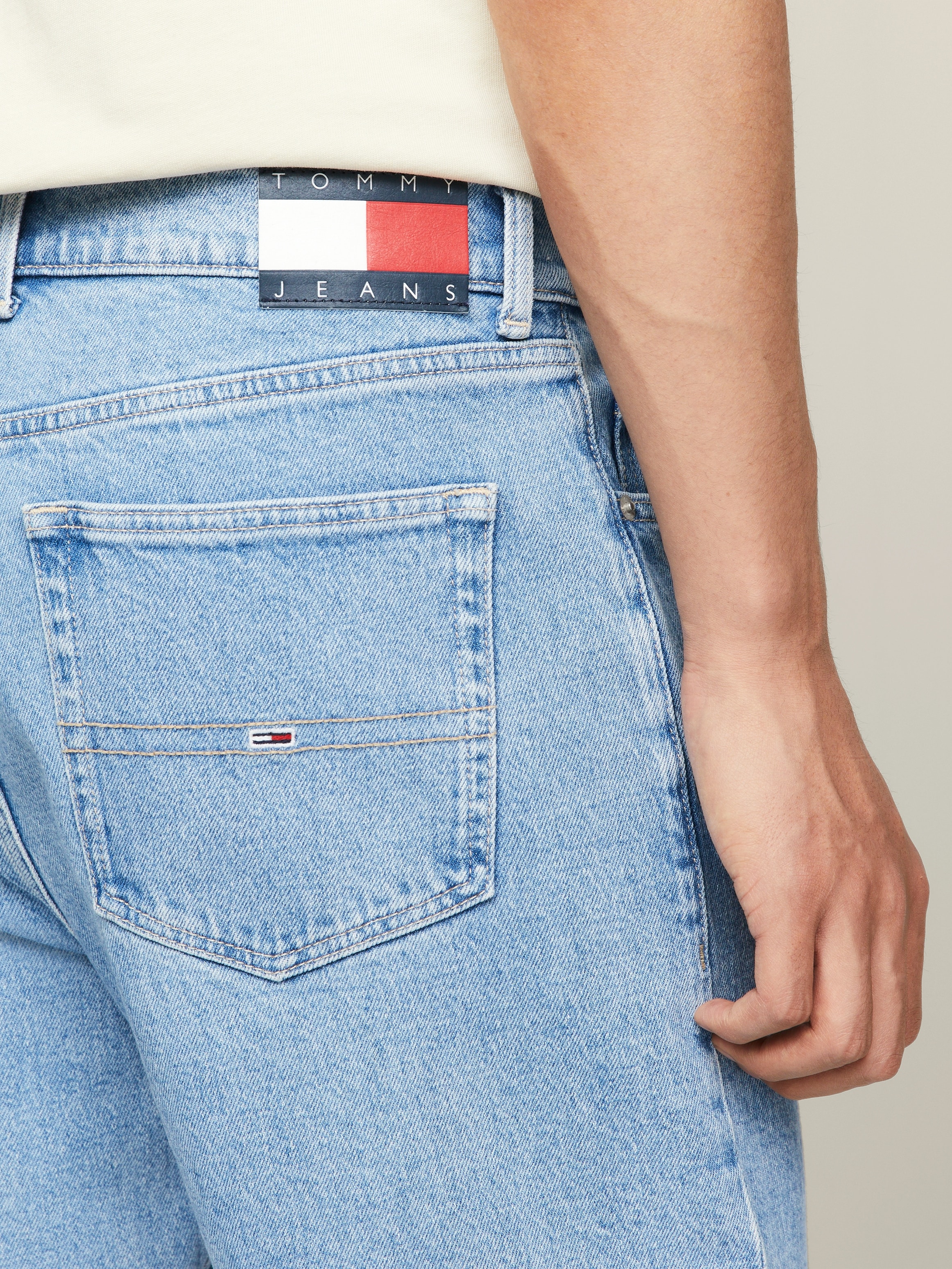 Tommy Jeans Tapered-fit-Jeans »ISAAC RLXD TAPERED«, im 5-Pocket-Style