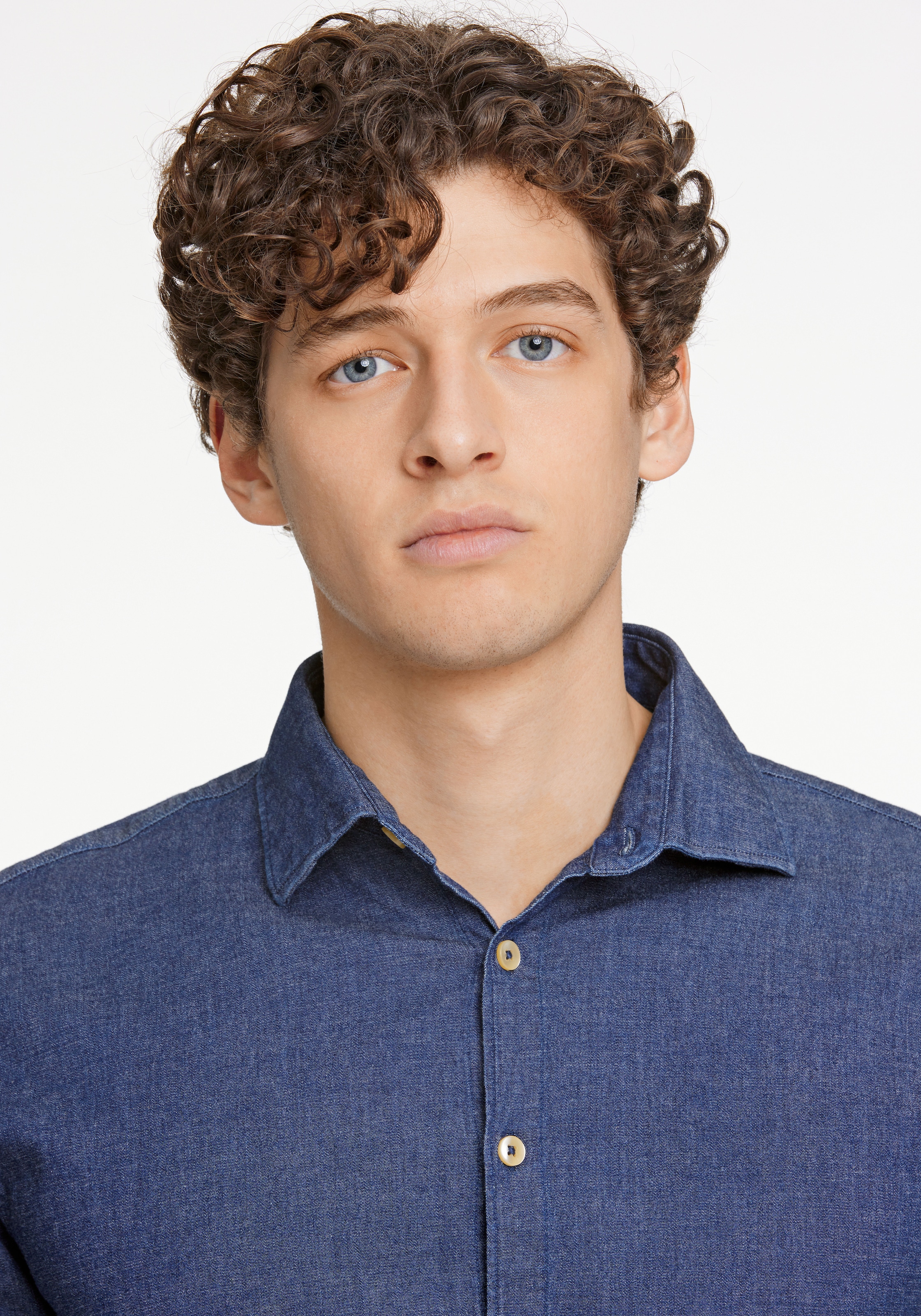 LINDBERGH Langarmhemd mit Logostickerei unten links