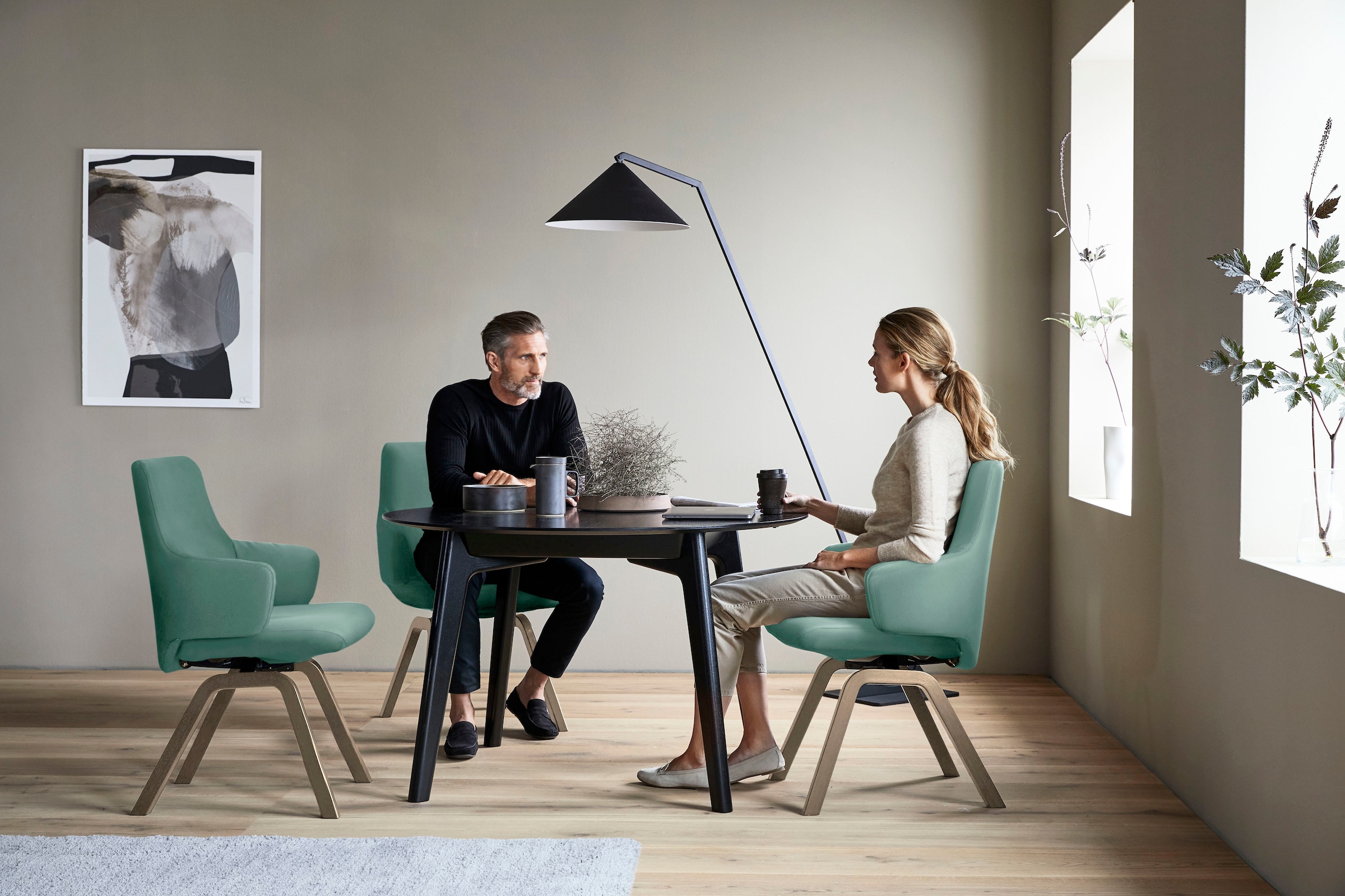 Stressless® Polsterstuhl »Laurel«, Leder PALOMA, Low Back mit Armlehne, Größe L, mit schräggestellten Beinen in Walnuss