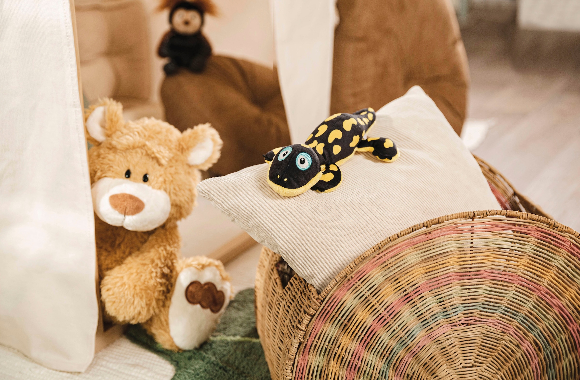 Nici Kuscheltier »Classic Bear, Salamander Don Fuego, 35 cm«, liegend; enthält recyceltes Material