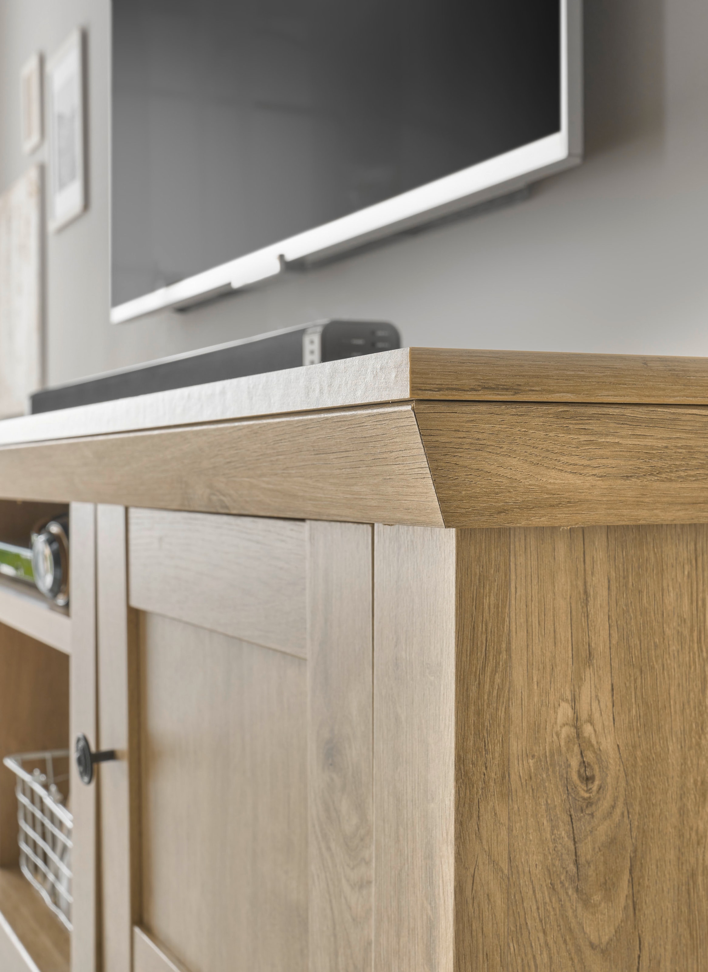 Home affaire Lowboard »Cornwall, Unterschrank im Landhausstil, Kommode, Eiche Dekor« 1 Stk. tlg. verschnörkelte Metallgriffe, offene Fächer und Türen, 194 cm breit