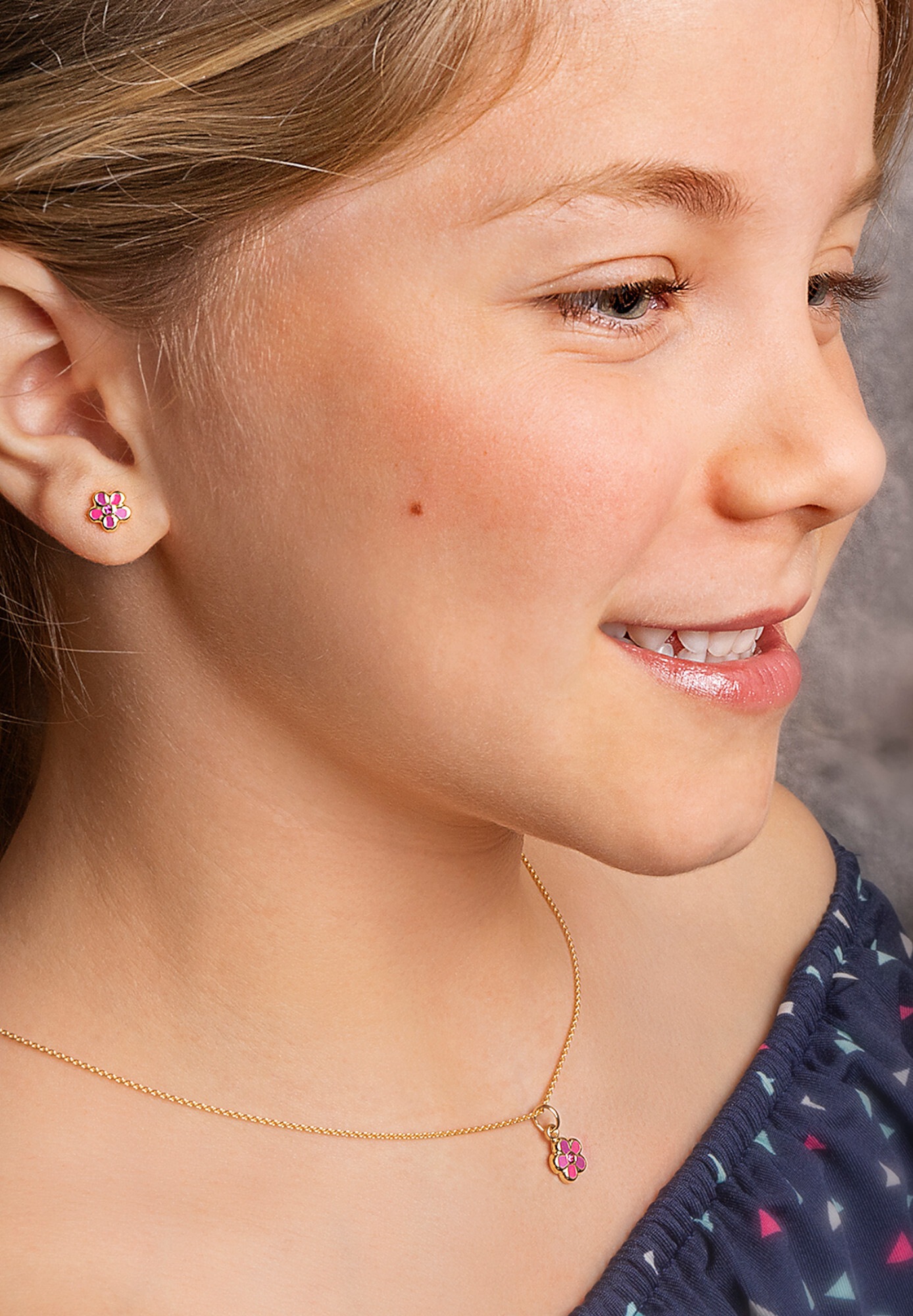 ONE ELEMENT Paar Ohrstecker »Zirkonia Blume Ohrringe  Ohrstecker aus 333 Gelbgold«