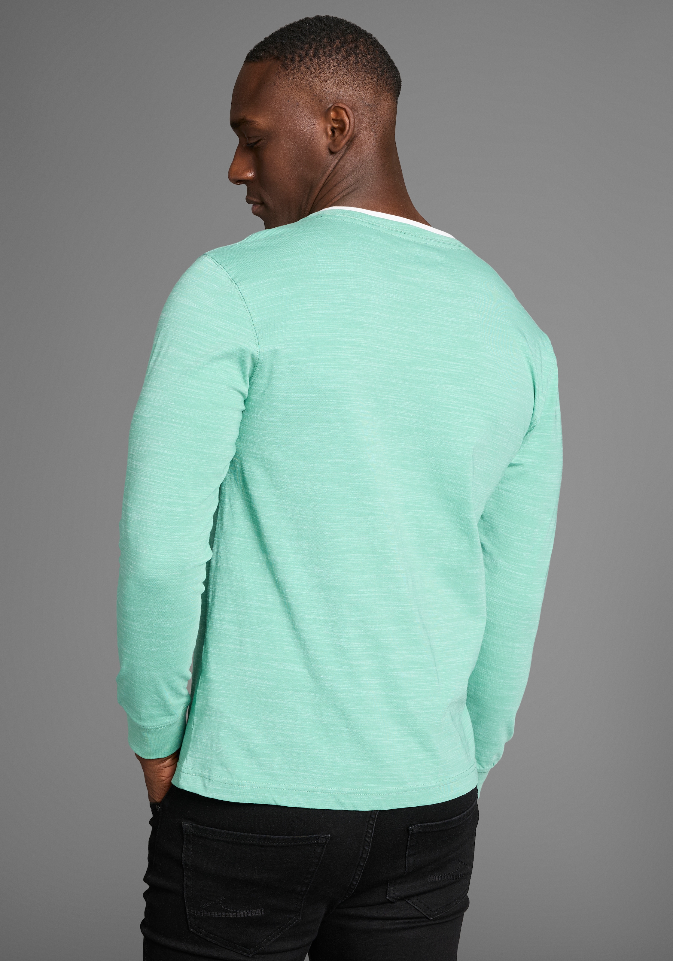 DELMAO Henleyshirt Langarm,  melierte Optik,  Henleykragen,  aus Baumwollmischung
