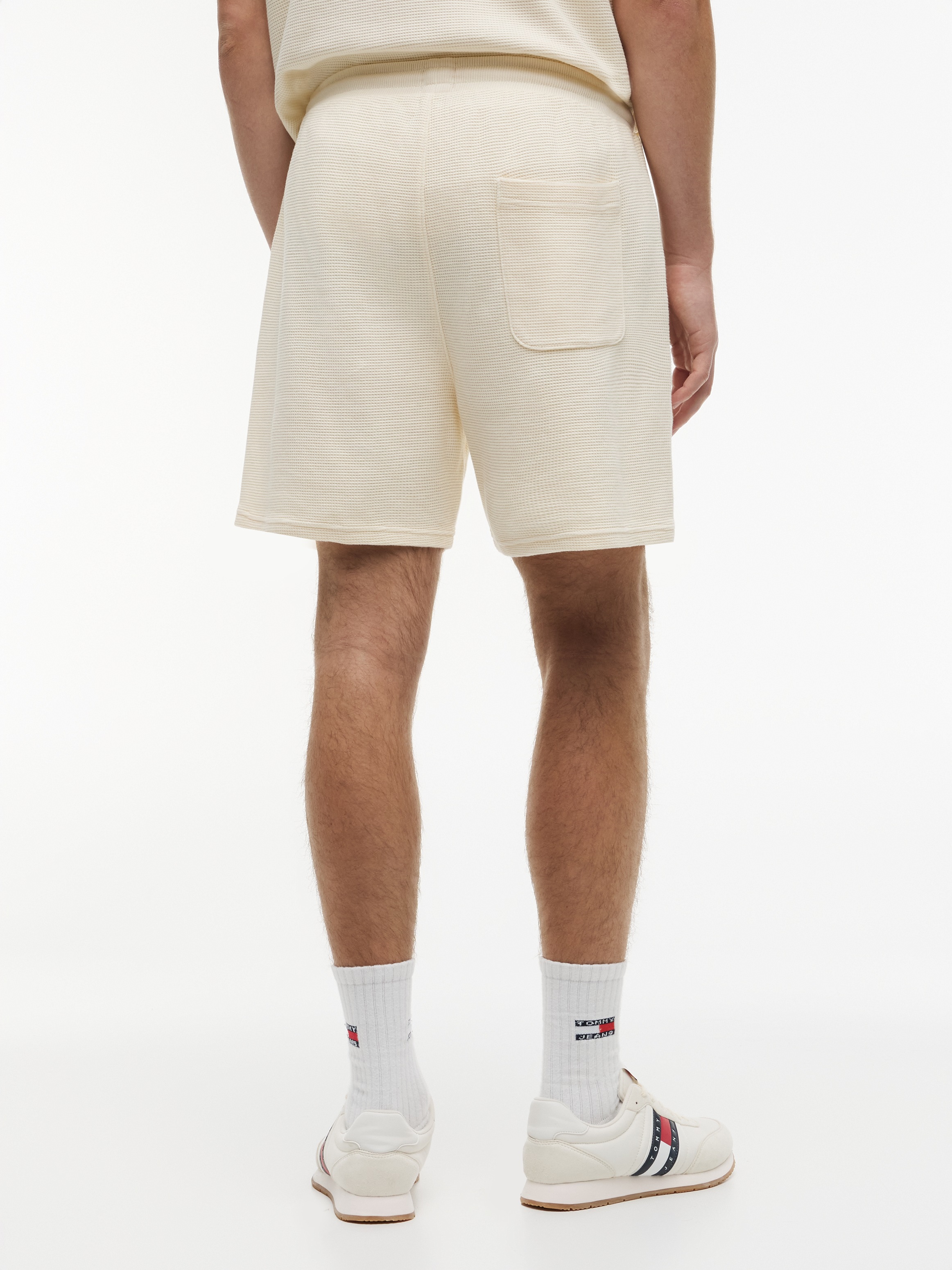 Tommy Jeans Sweatshorts »TJM WASHED WAFFLE BEACH SHORT«  aus Waffelstrick und elastischem Bund