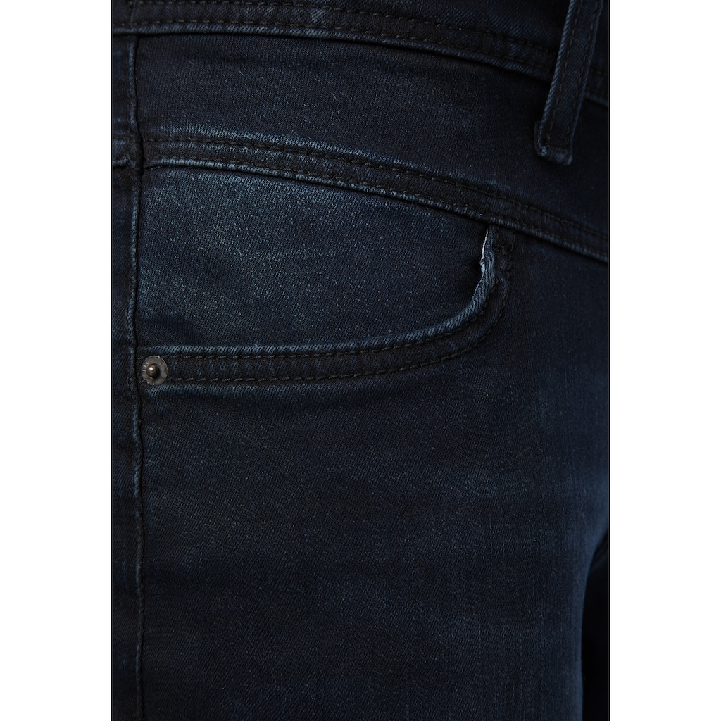 MUSTANG Bequeme Jeans »Sissy Straight«