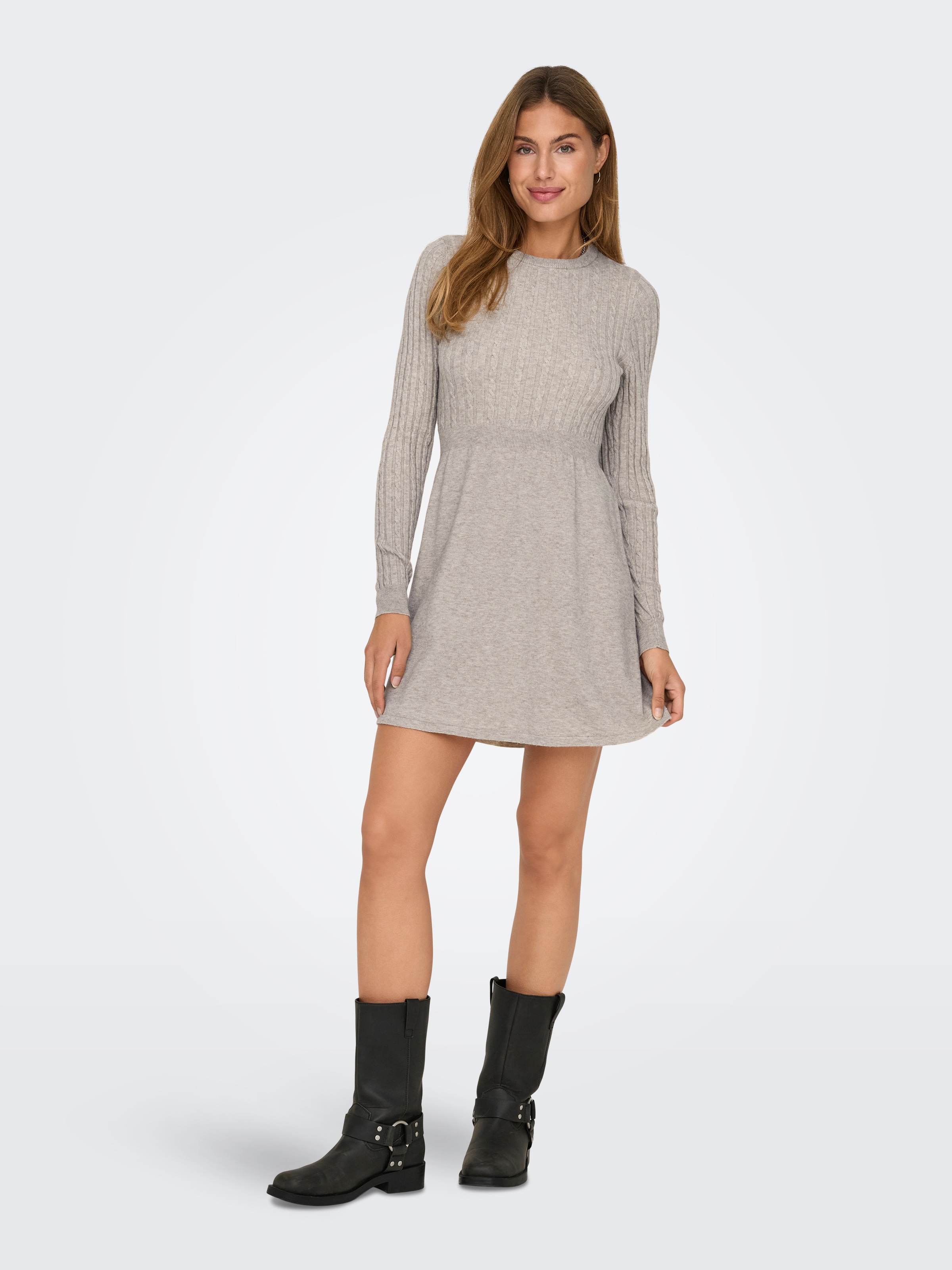 ONLY Strickkleid »ONLFIA LS CABLE DRESS KNT«, tailliert und mit dezentem Zopfstrickmuster im Oberteil