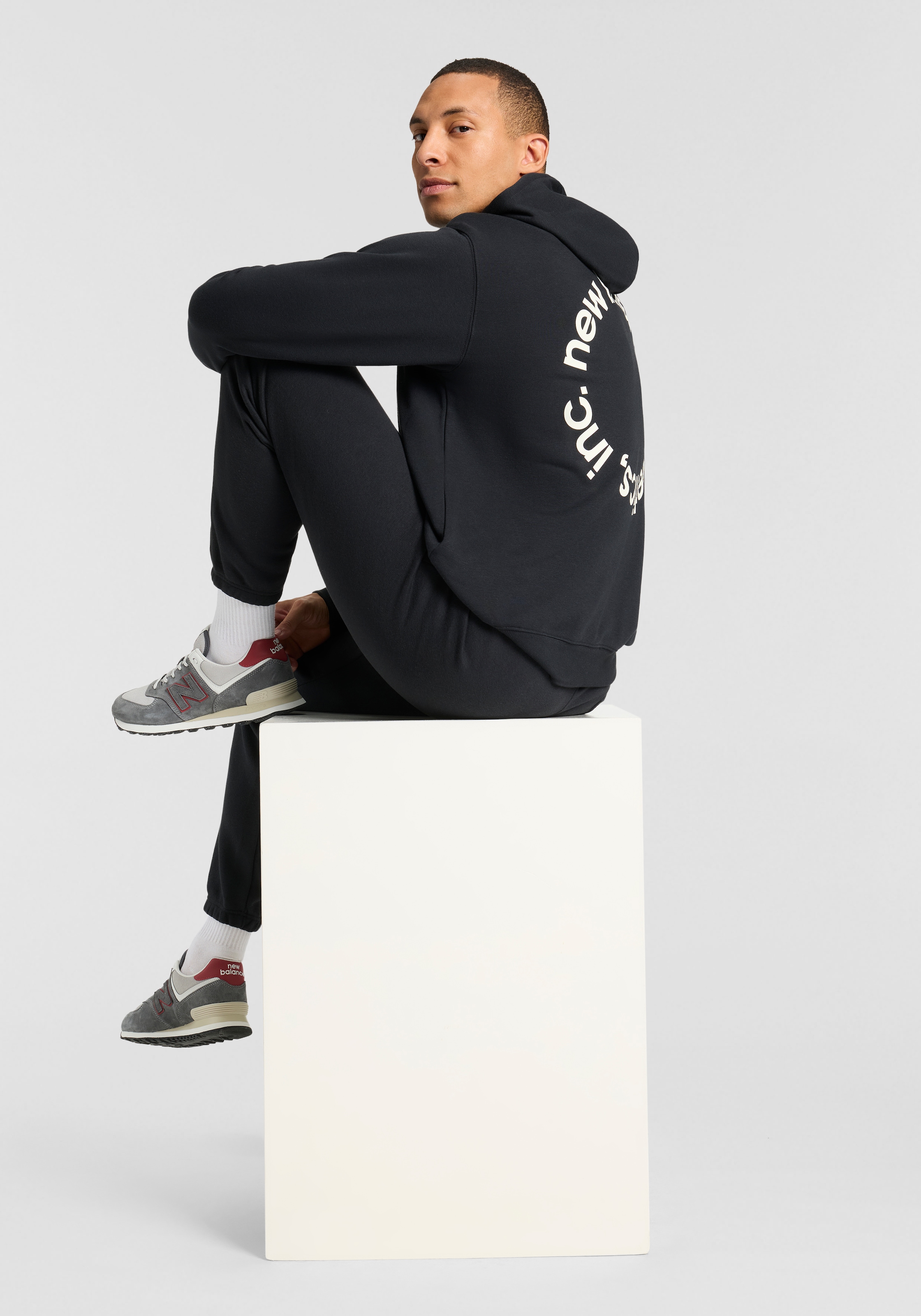 New Balance Kapuzensweatshirt »Circular Logo Hoodie«
