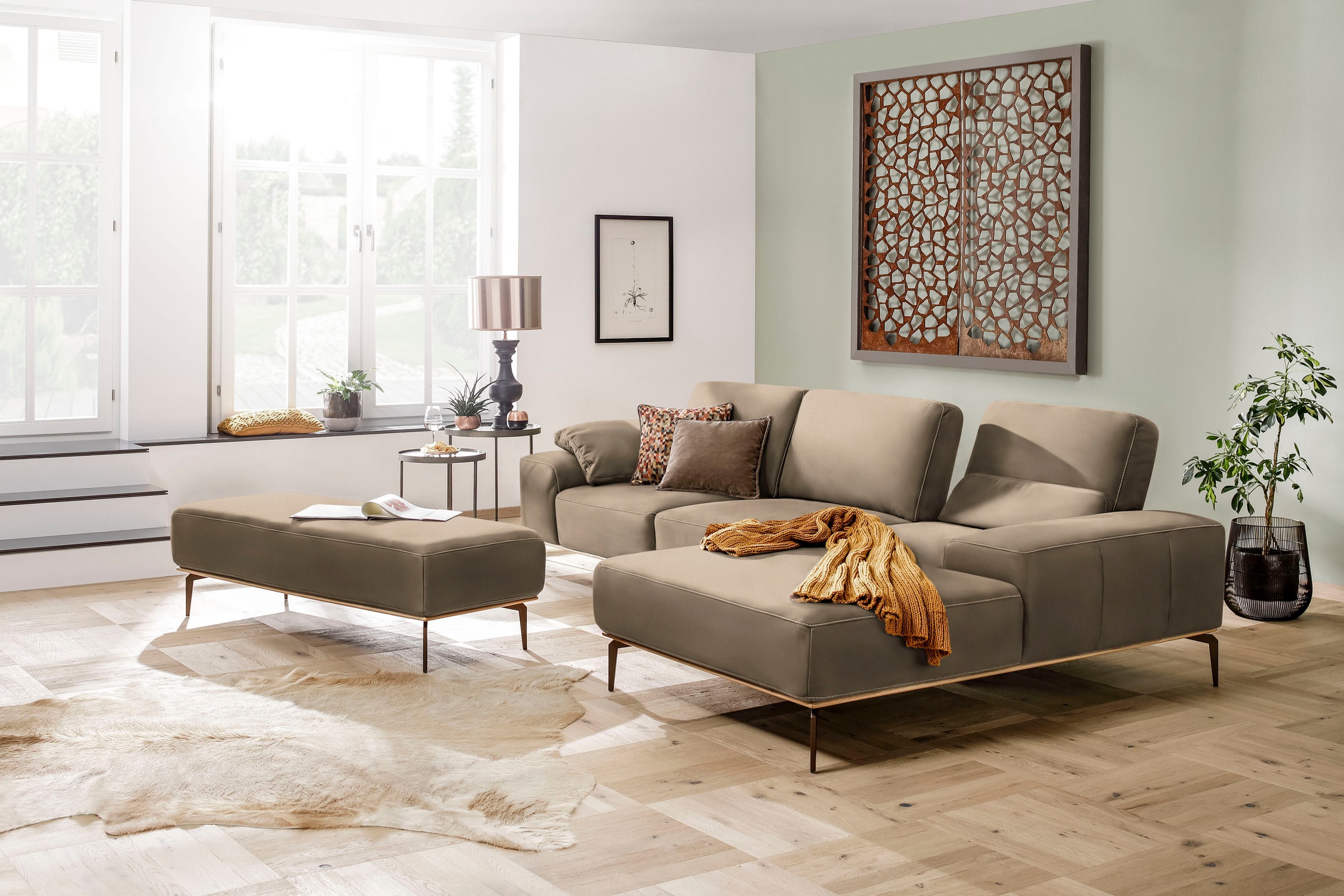 W.SCHILLIG Ecksofa »run, Designsofa mit tollem Sitzkomfort, bequem, L-Form«, mit Holzsockel, Füße in Bronze pulverbeschichtet, Breite 319 cm