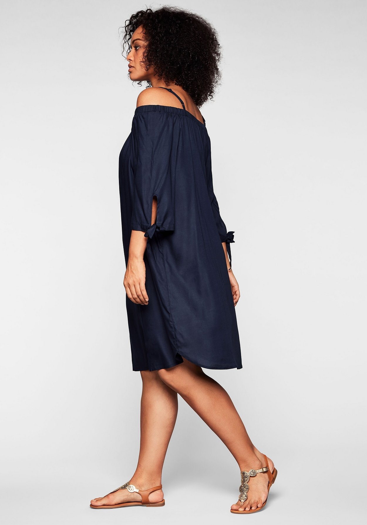 Sheego Strandkleid »Strandkleid im Carmen-Look mit schmalen Trägern«