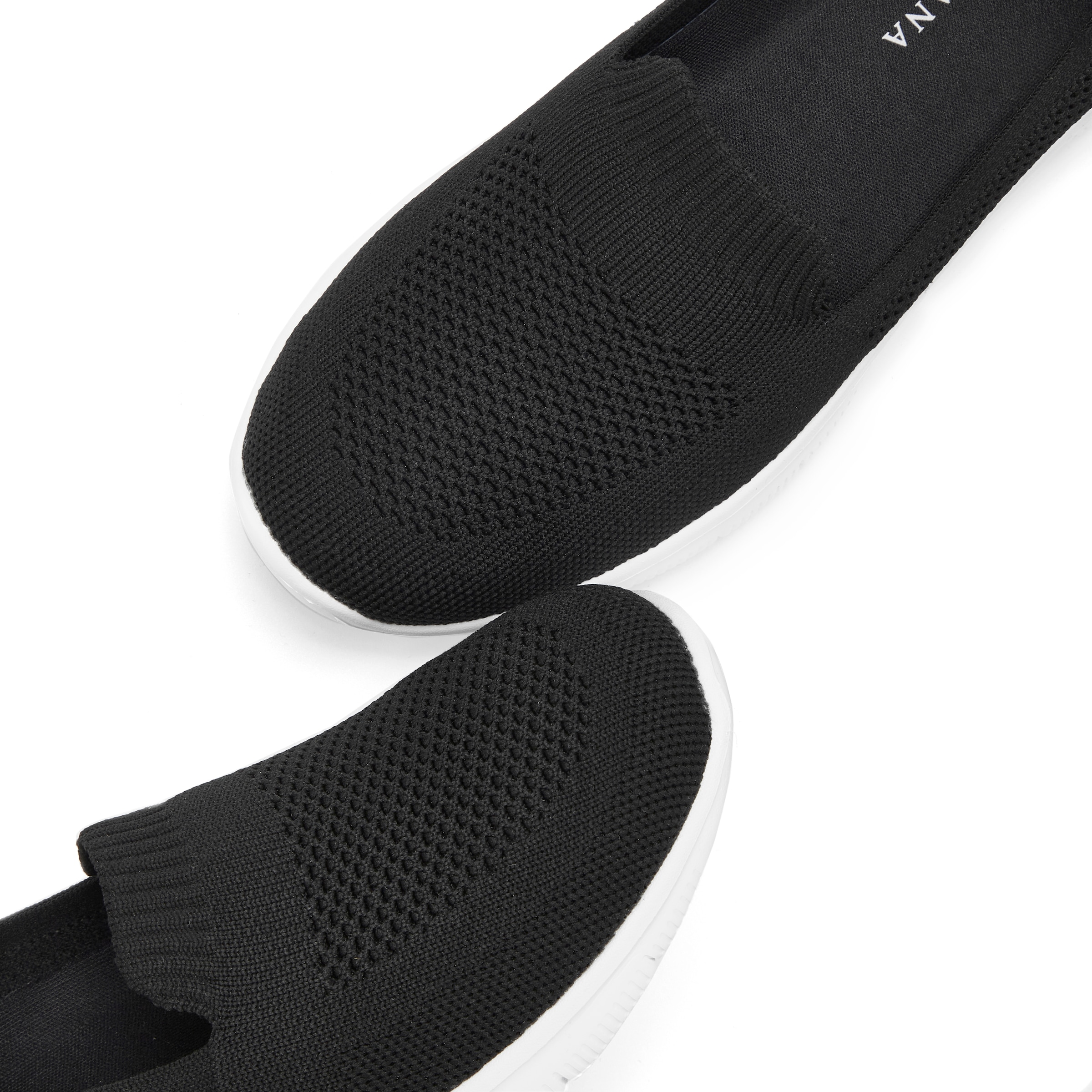 LASCANA Slipper, Sneaker, Halbschuh, ultraleicht zum Reinschlüpfen VEGAN