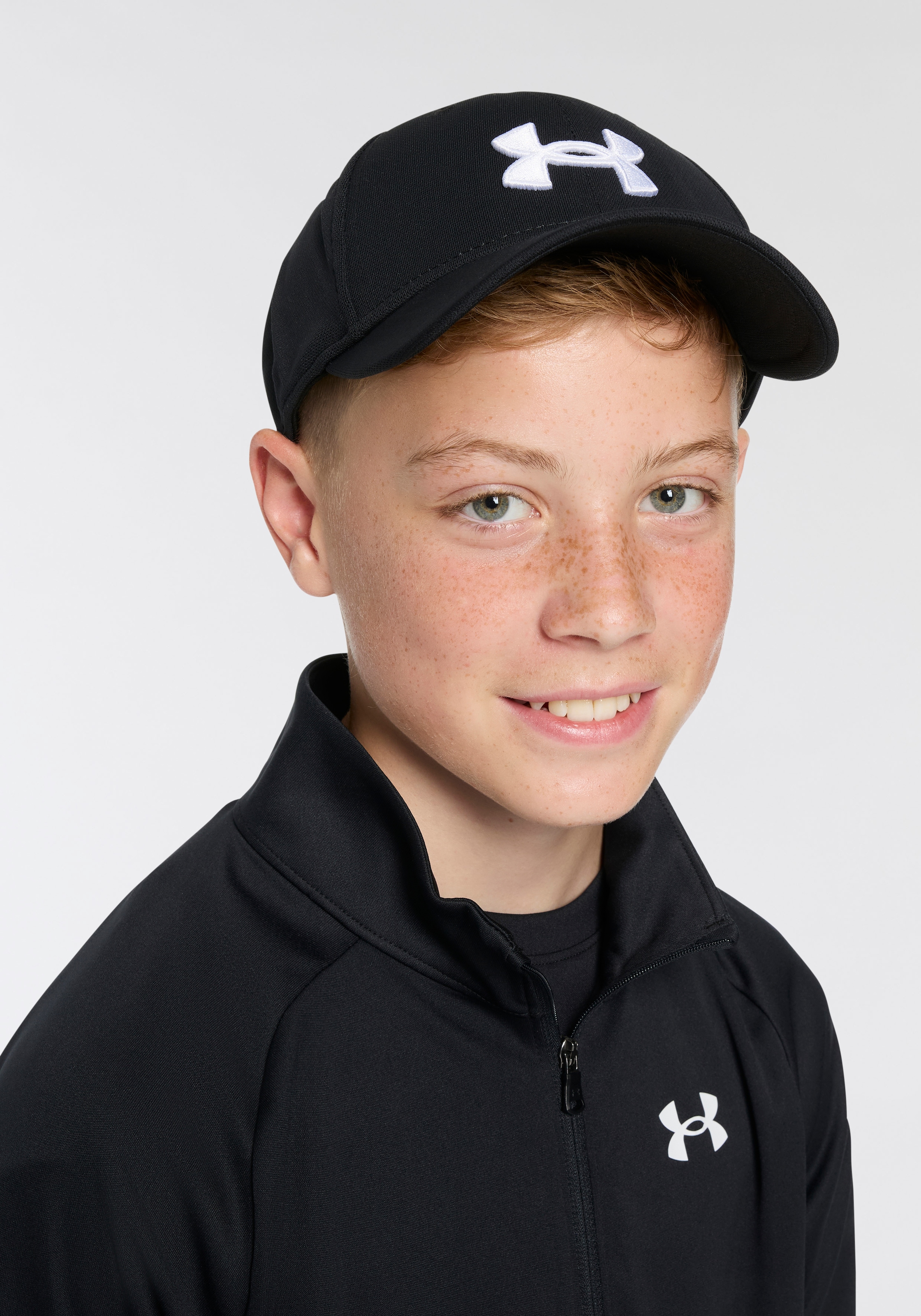 Under Armour® Baseball Cap »UA Blitzing Kappe für Jungen« sportlicher Stil, für Sportmode und Streetwear, leichtes Tragegefühl