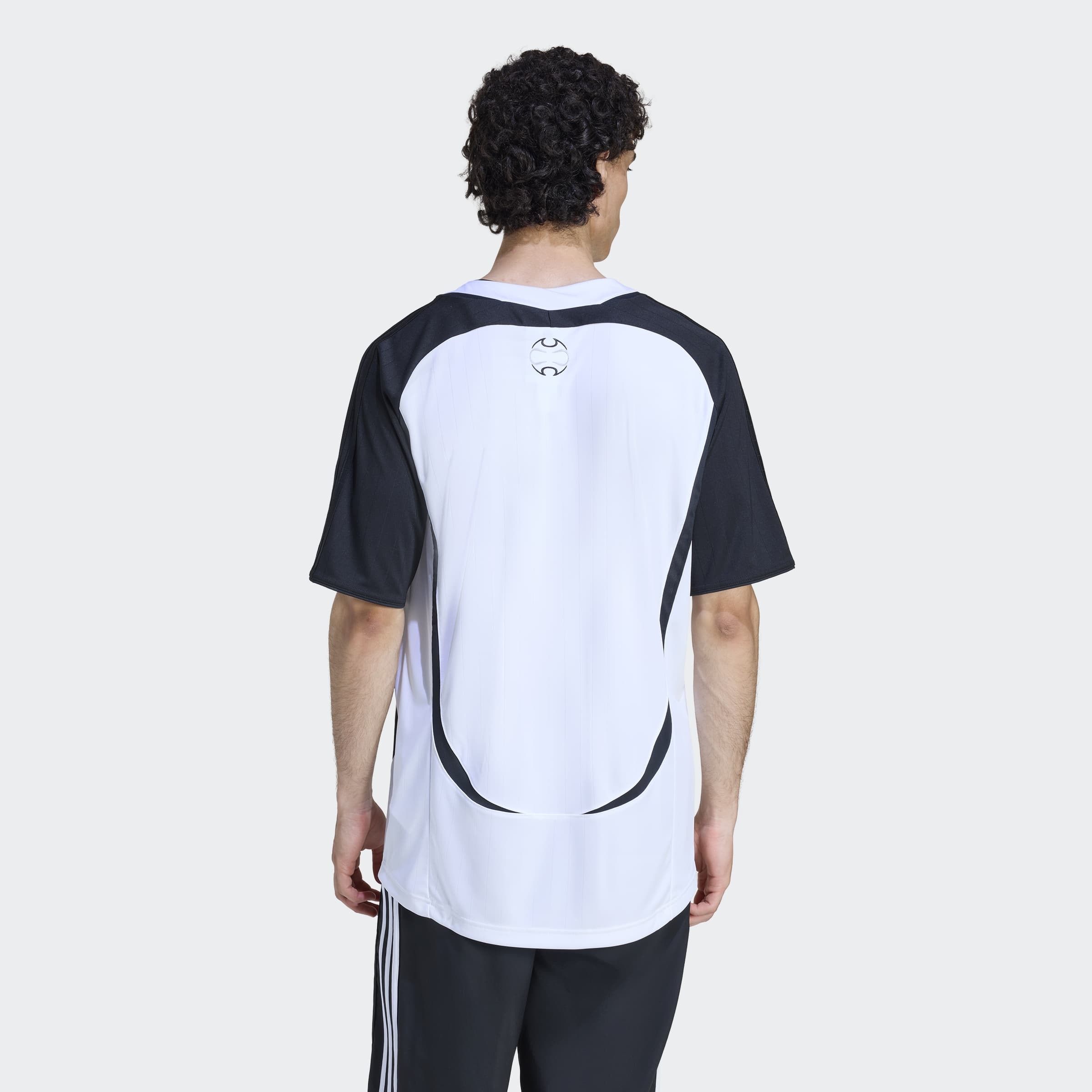 adidas Originals T-Shirt »TEAMGEIST TEE« sportlicher Look, Kurzarm, mit Rundhalsausschnitt