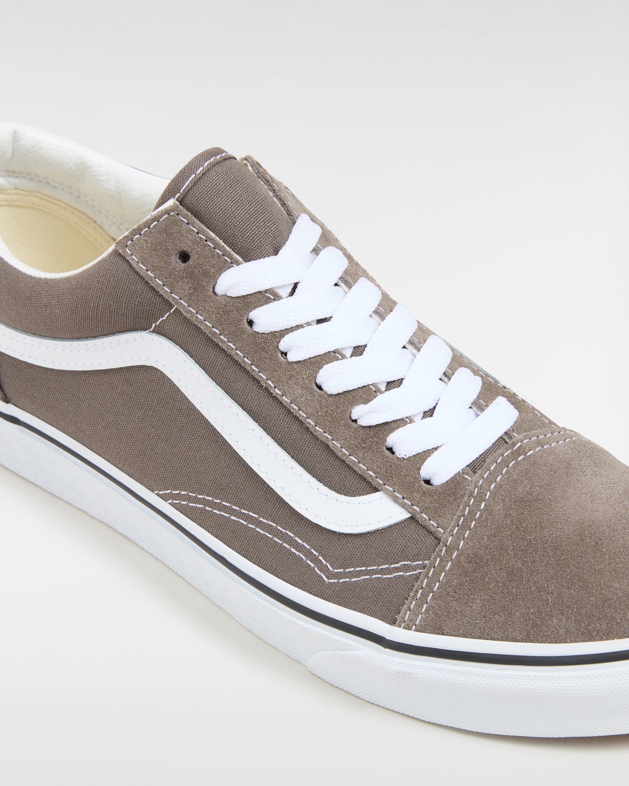 Vans Sneaker »Old Skool«  mit kontrastfarbenem Logo an der Ferse