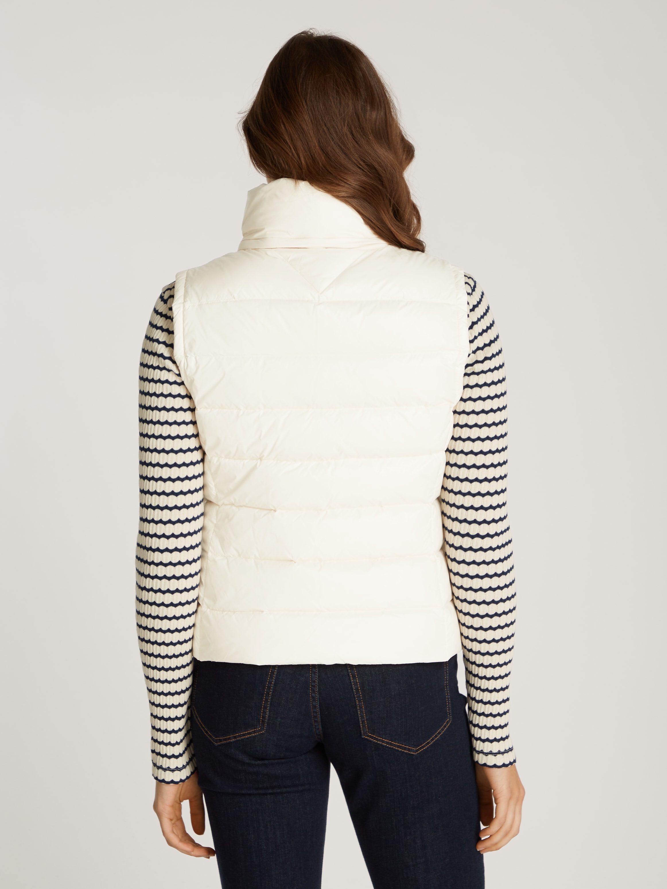 Tommy Hilfiger Steppweste »LW DOWN FEMININE GLOSS VEST«, mit leichter Wattierung