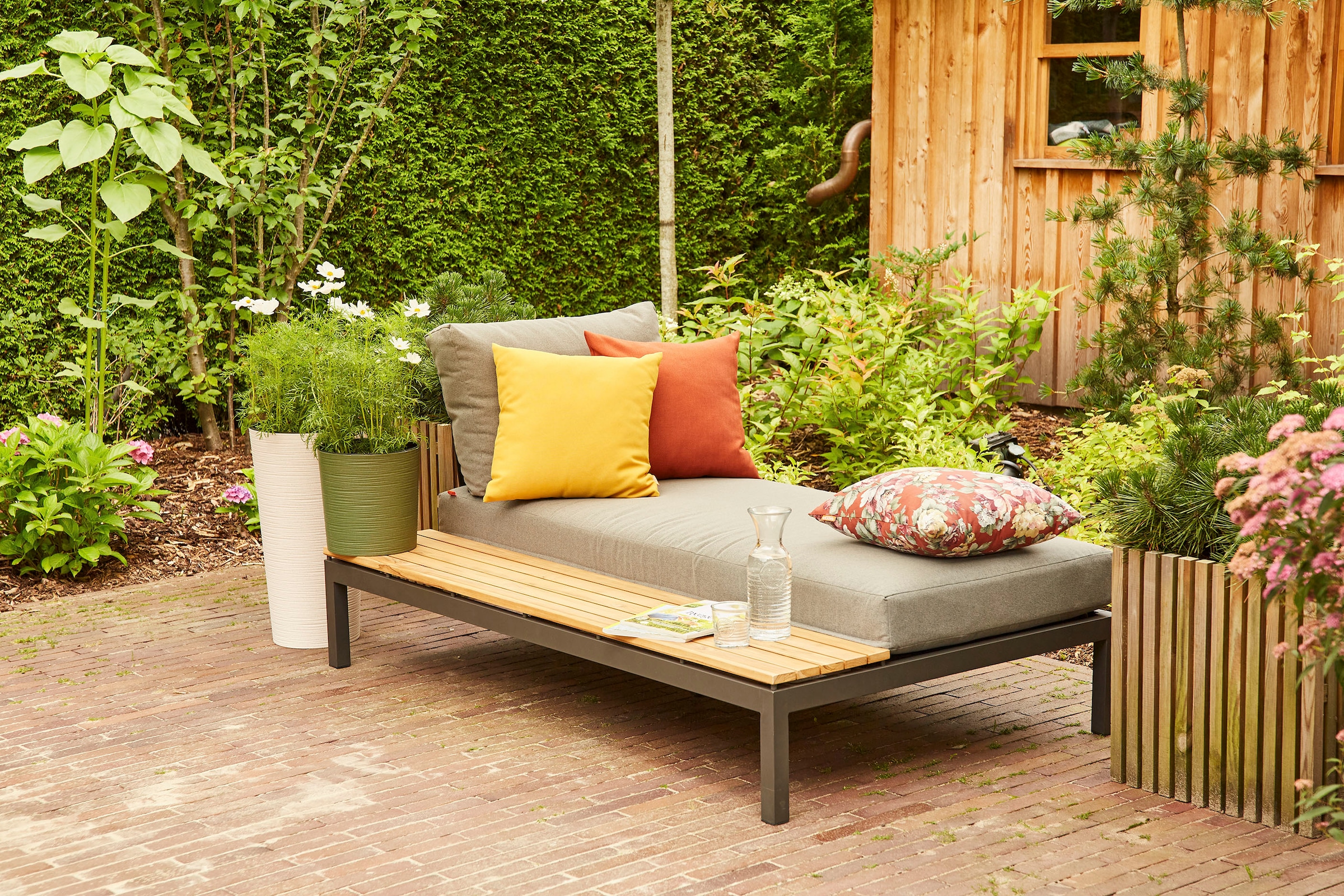 Siena Garden Gartenlounge-Set "Alvida" Set, 8 Stk. tlg. bestehend aus 2 Liegen und 4 Kissen
