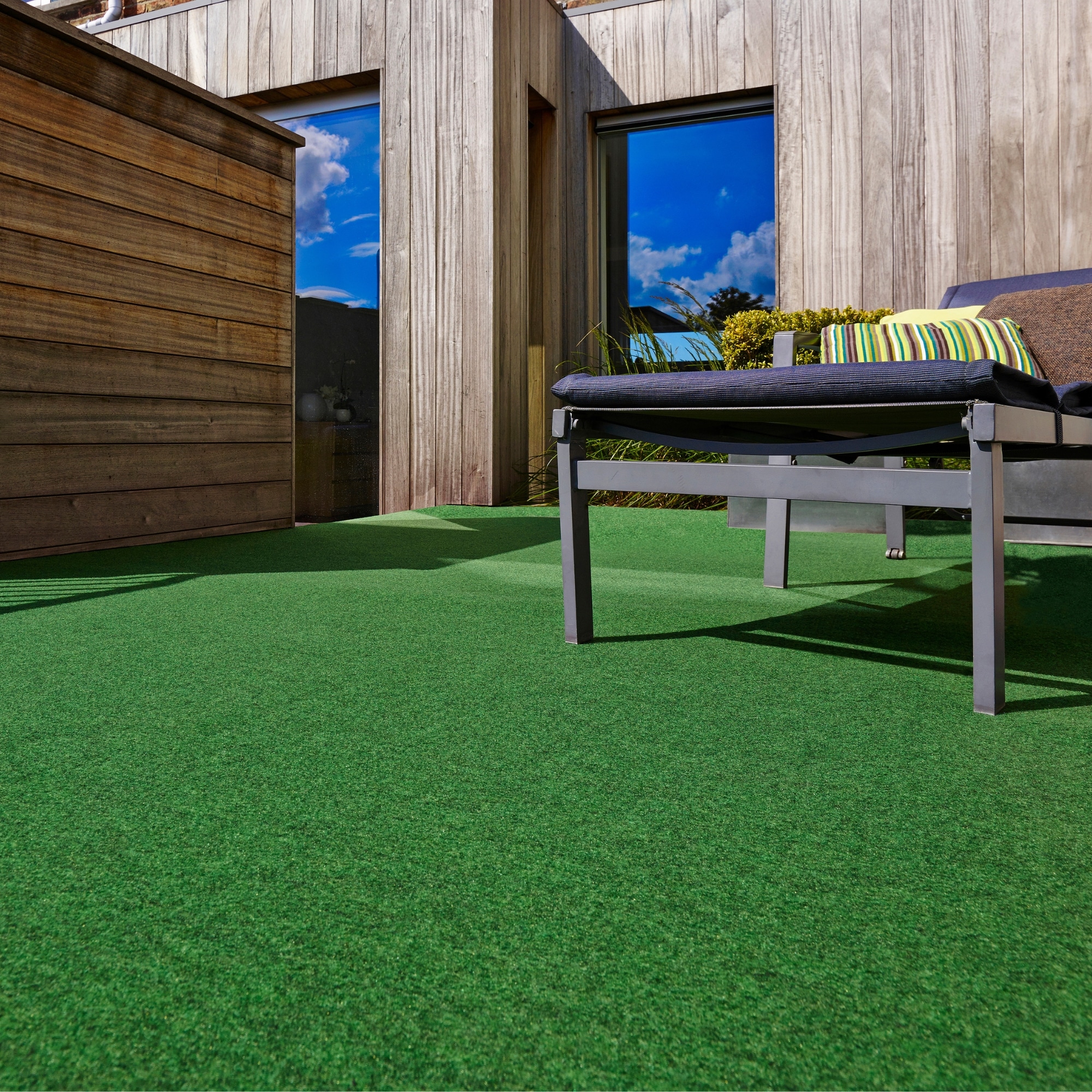 Andiamo Kunstrasen »Field, Made in Belgium« rechteckig 4 mm Höhe für Balkon & Terrasse, mit Drainage-Noppen, Nadelfilz-Optik