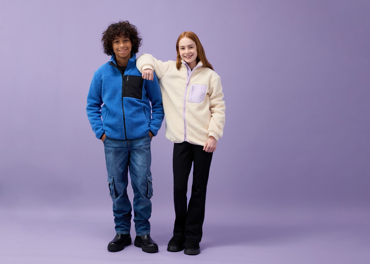 bonprix Fleecejacke für Jungen, mit Kontrastdetails, aus Teddy-Fleece