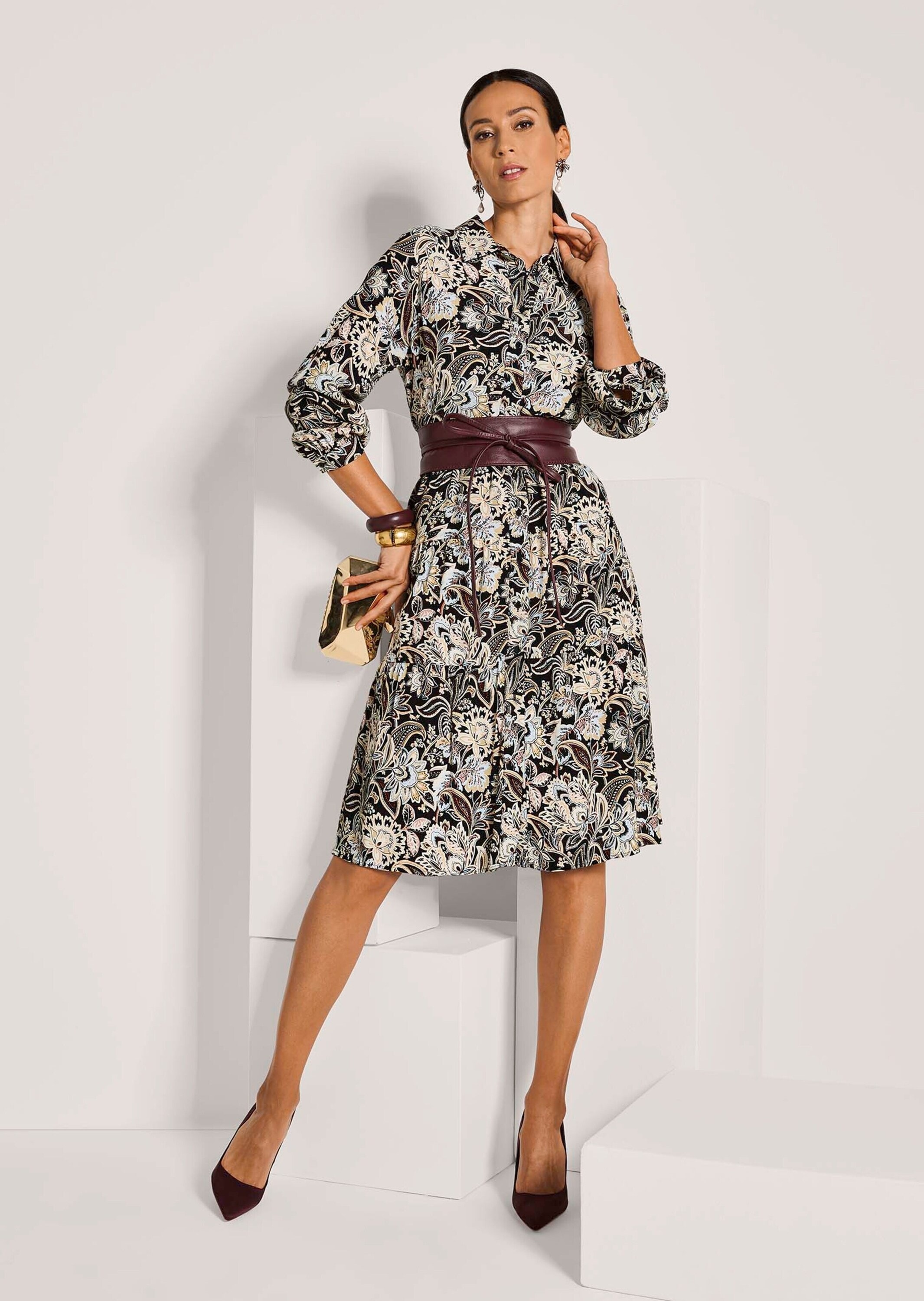 MADELEINE Sommerkleid »Kleid Druck-Damenkleid mit Knopfleiste« Seitliche Eingrifftaschen