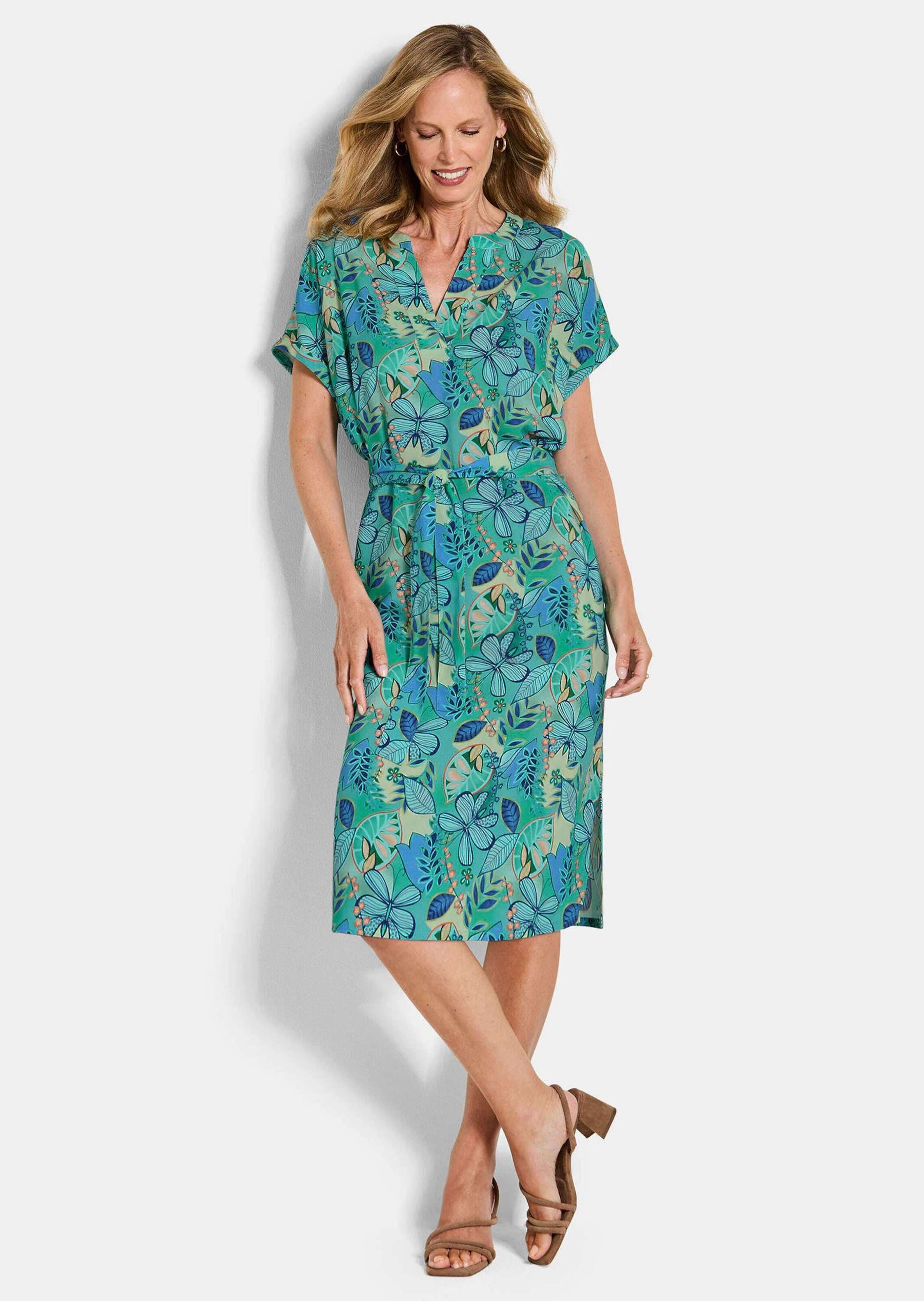 GOLDNER Sommerkleid »Kurzgröße Viskosekleid mit floralem Muster« seitliche Eingrifftschen an der Seitennaht