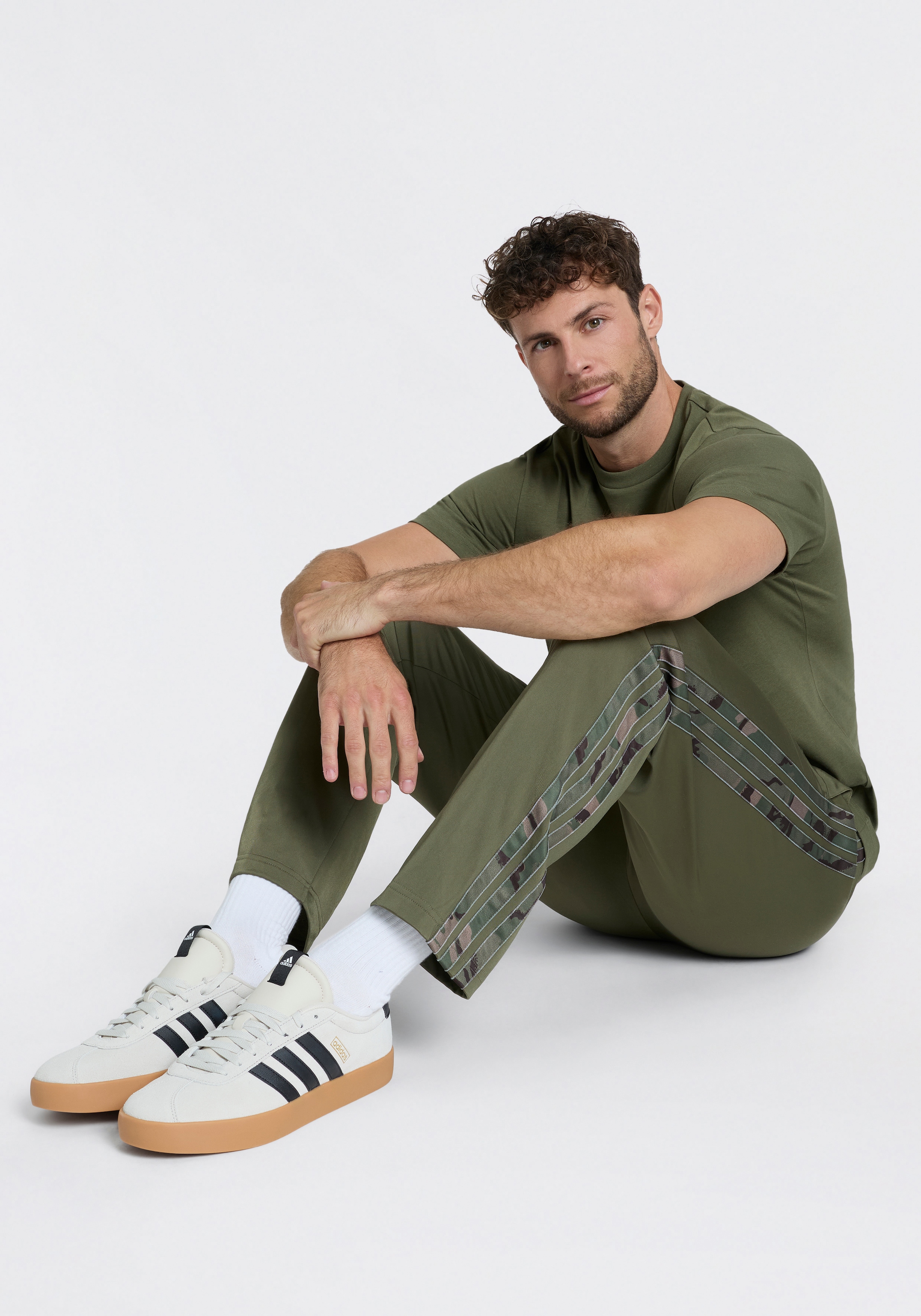 adidas Sportswear Sporthose »3-STREIFEN CAMOUFLAGE, REGULÄR GESCHNITTEN«