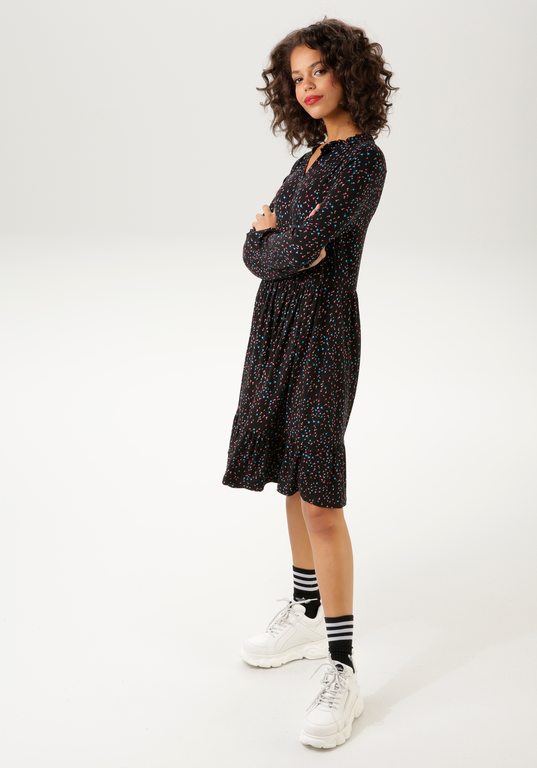 Blümchen Jerseykleid, NEUE KOLLEKTION kleinen - mit kaufen CASUAL online Aniston bedruckt UNIVERSAL |