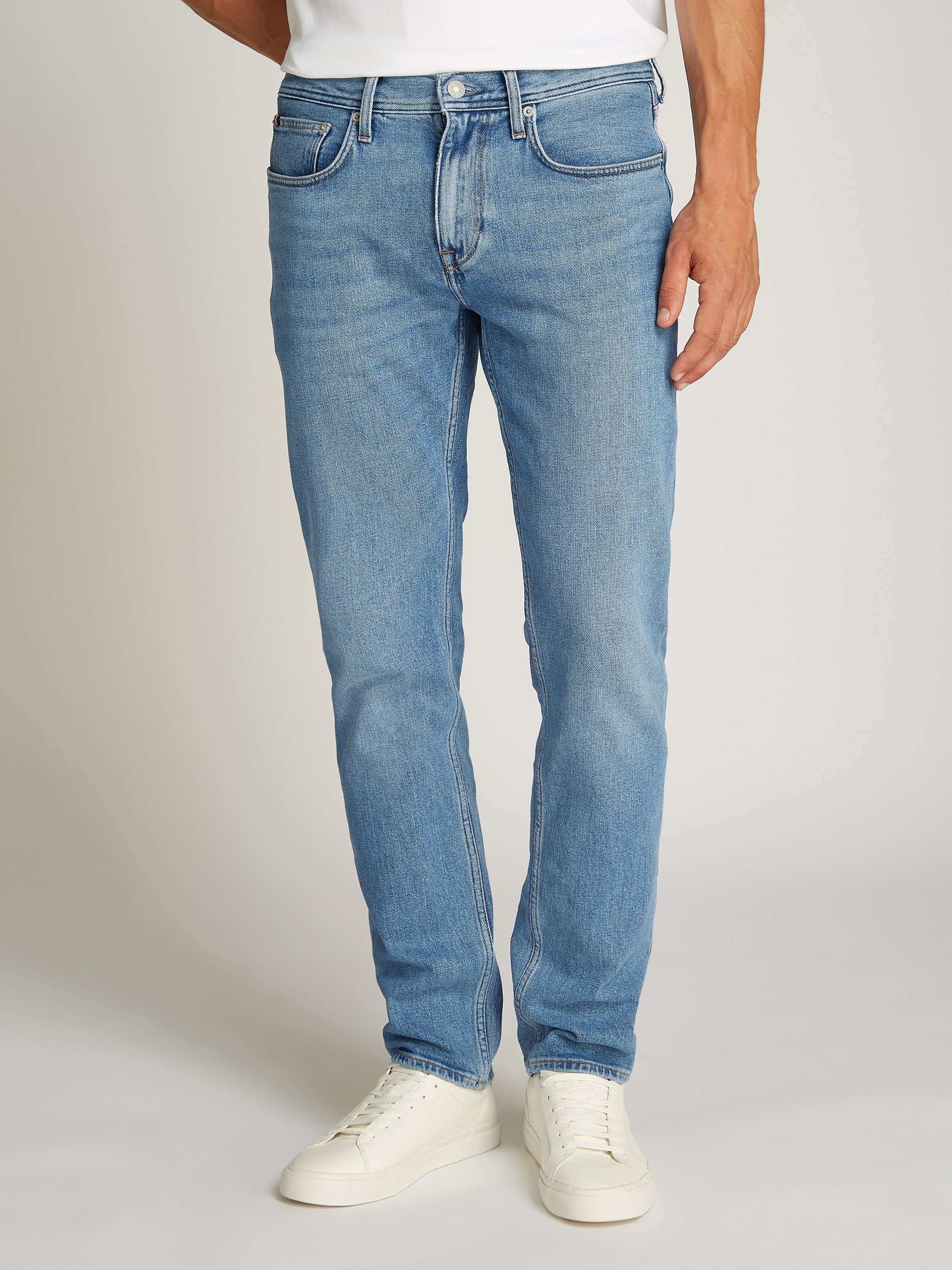Tommy Hilfiger Straight-Jeans »STRAIGHT DENTON STR MESA BLUE«, in hellblauer Waschung