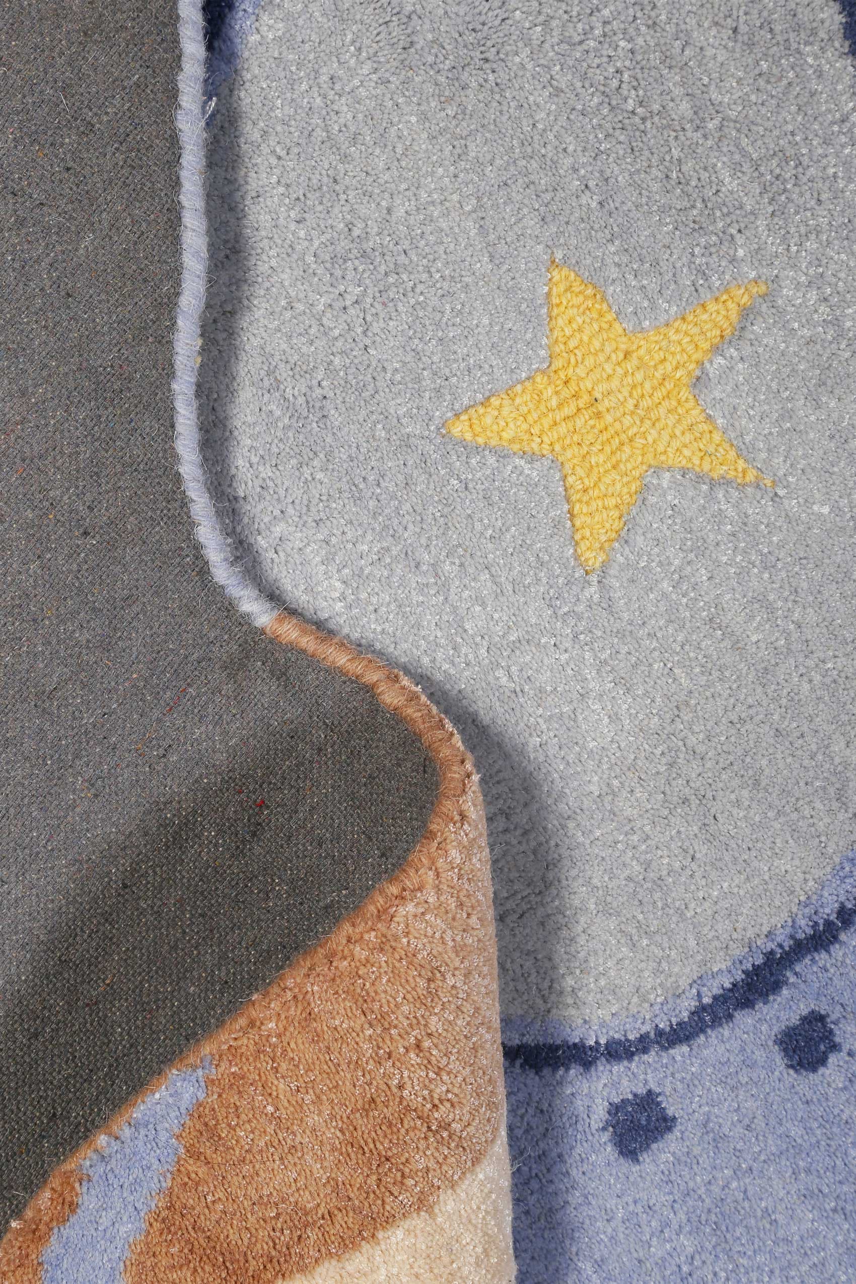SMART KIDS Kinderteppich »Anton«, Motivform, 1,2 mm Höhe, handgefertigt aus Naturfasern, Out Shape-Format Flieger, Kinderzimmer
