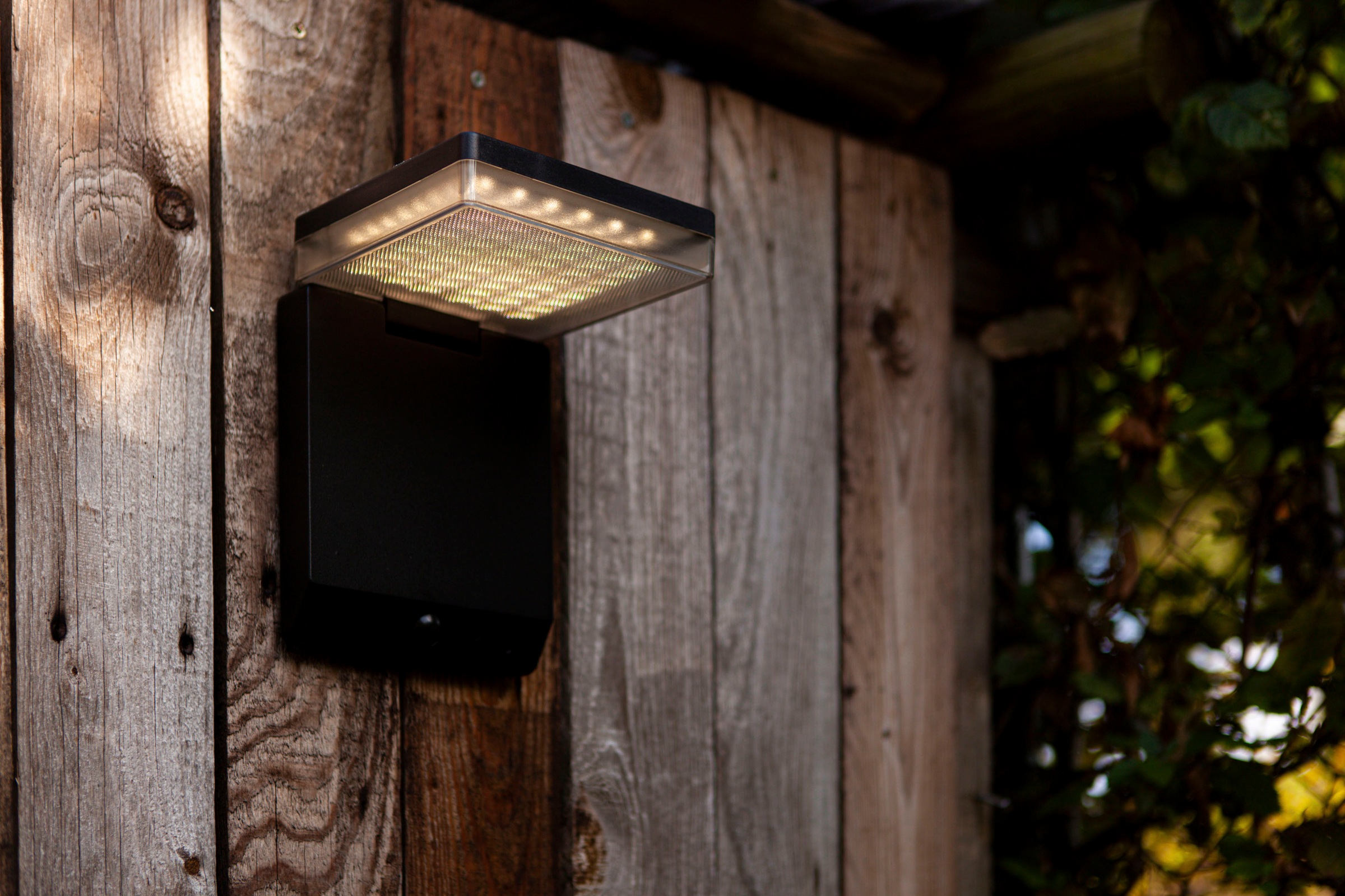 LUTEC LED Solarleuchte »MOZE«, Leuchtmittel LED-Modul | LED fest integriert, IF DESIGN AWARD WINNER 2022