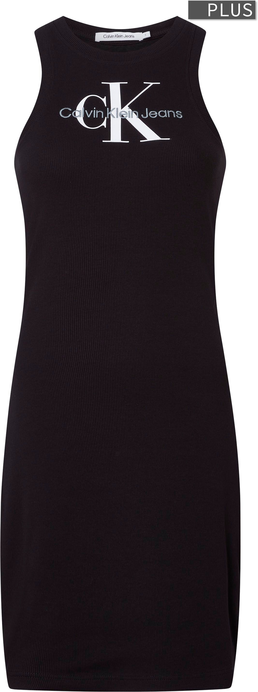 Calvin Klein Jeans Plus Trägerkleid mit Logostickerei und -druck vorne auf der Brust