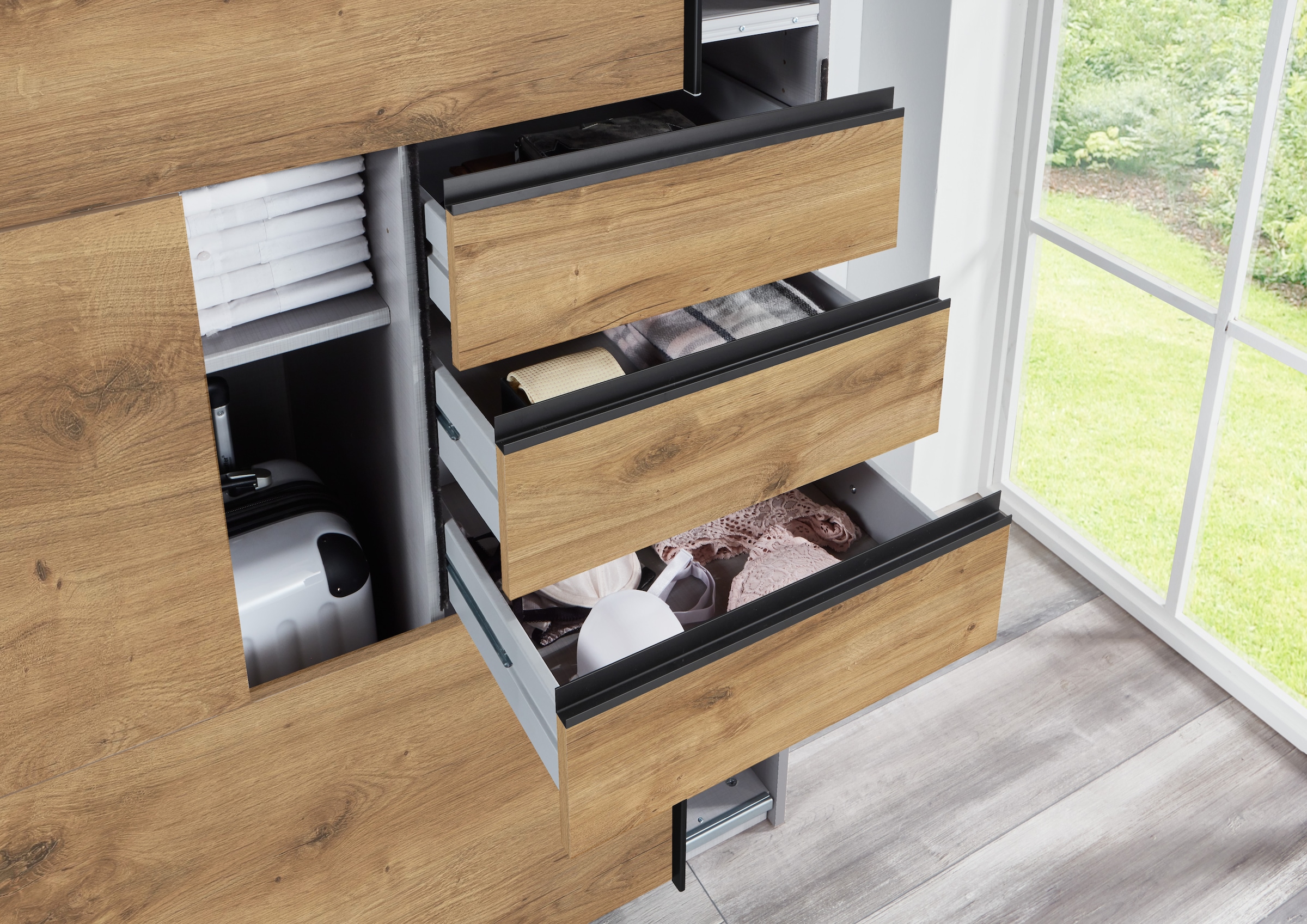 Wimex Schwebetürenschrank »Leonberg, Kleiderschrank mit 3 Schubladen«, mit graphitfb.Glasfront, 225cm breit, 208cm hoch