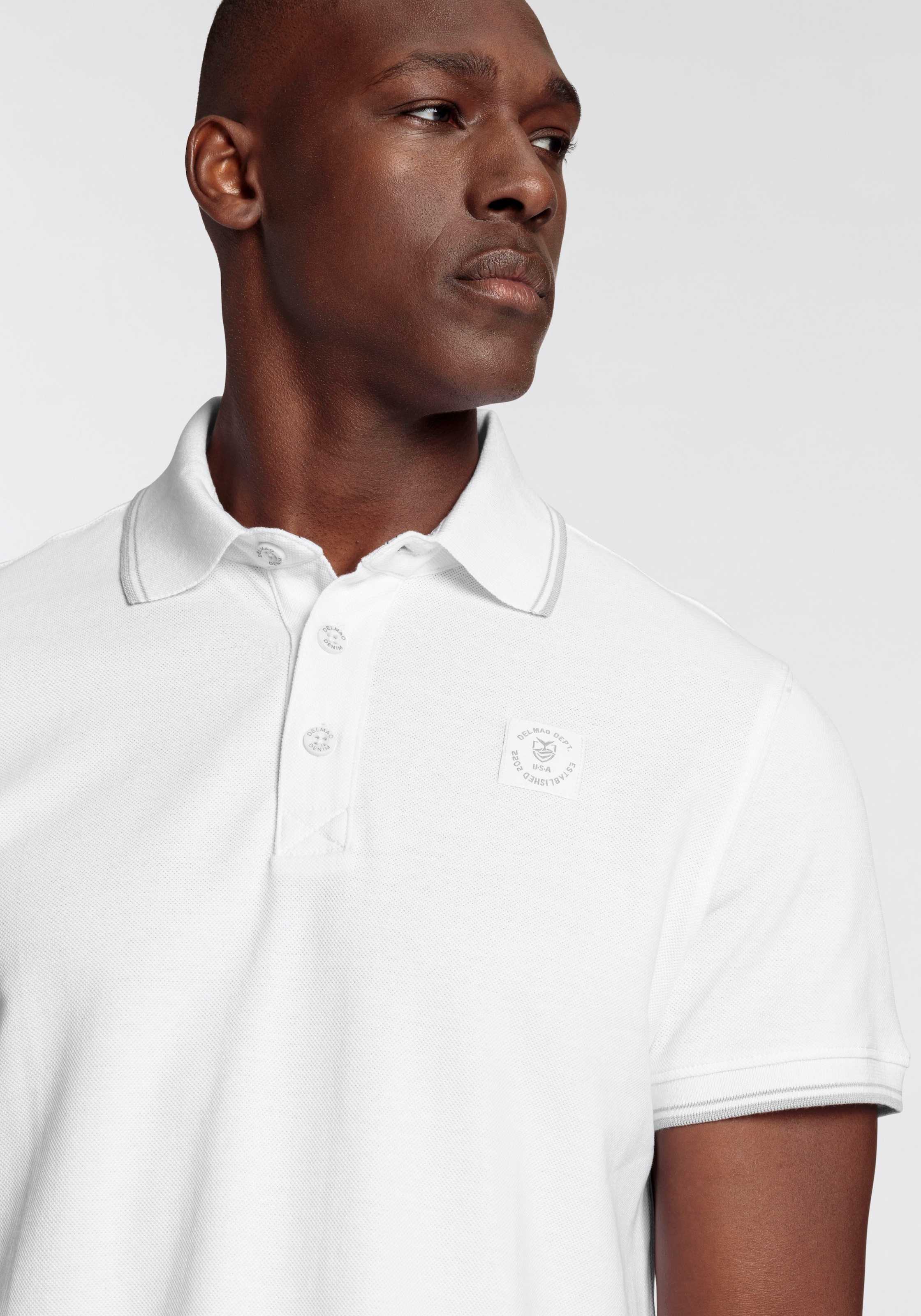 DELMAO Poloshirt, mit modischem Brustlabel - NEUE MARKE!