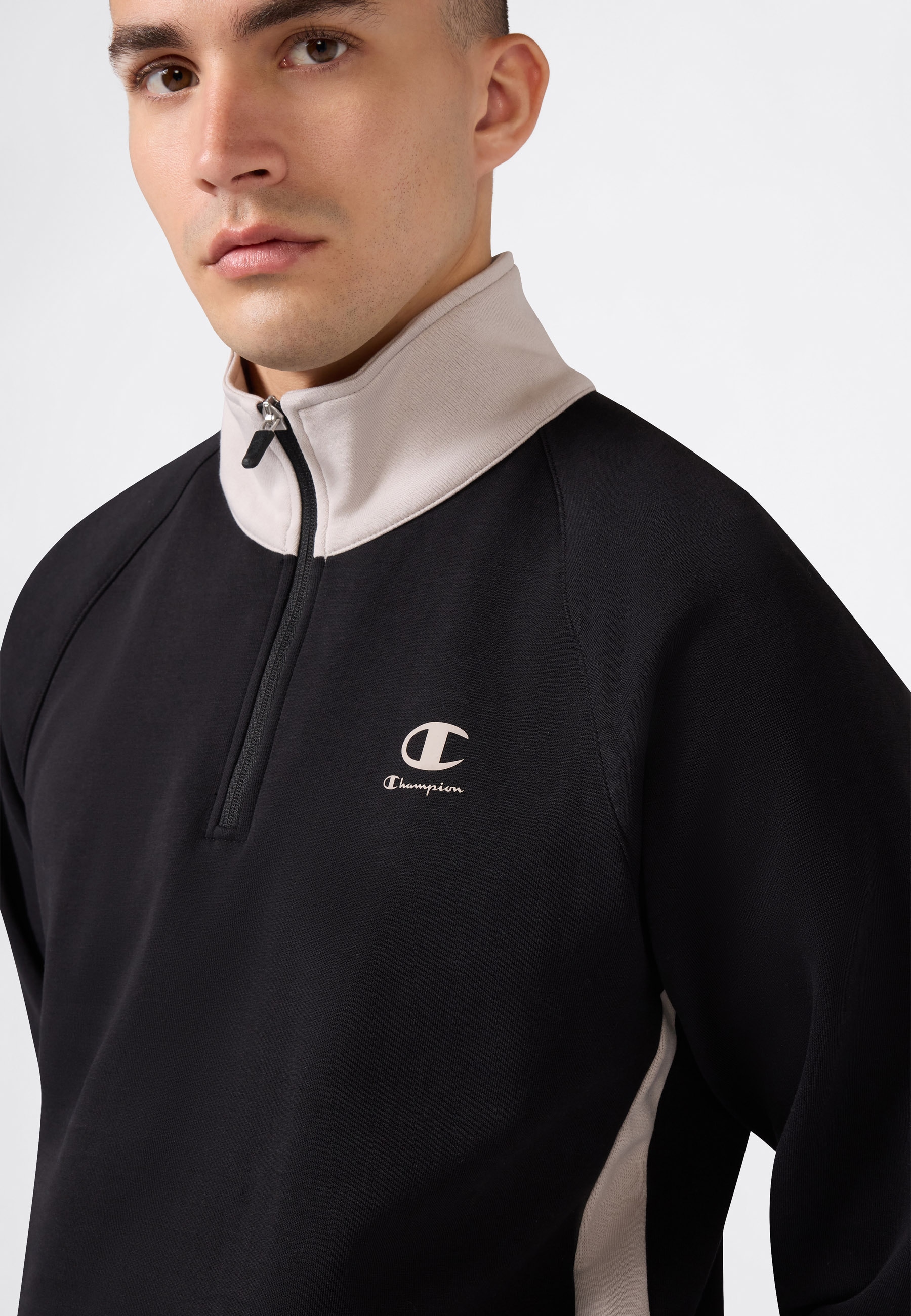 Champion Sweatshirt , aus Baumwolle und Polyester, in mehreren Größen erhältlich
