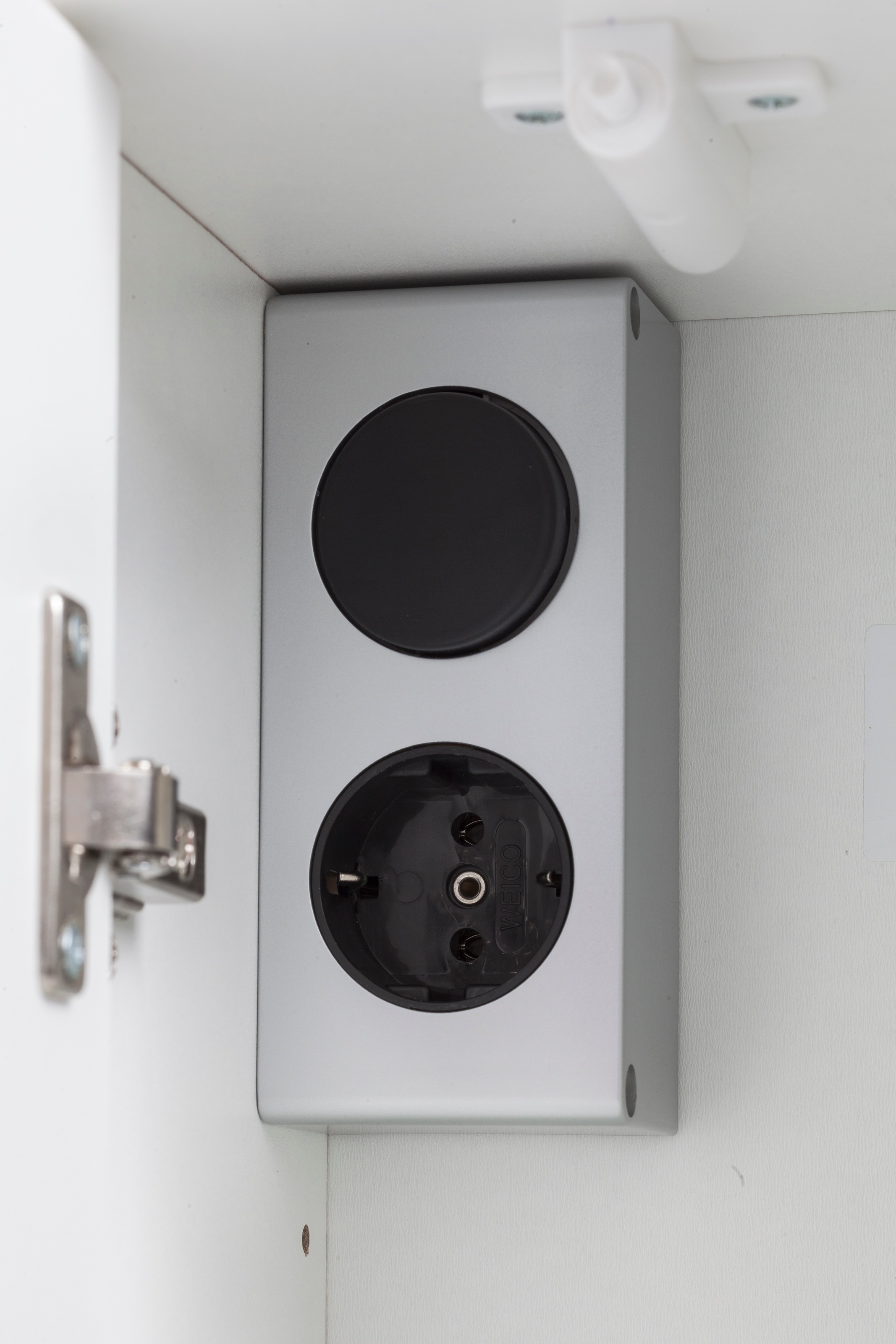 INOSIGN Spiegelschrank »Avena«, Badezimmerschrank wahlweise mit LED-Beleuchtung - (B/T/H) 60/17/77 cm