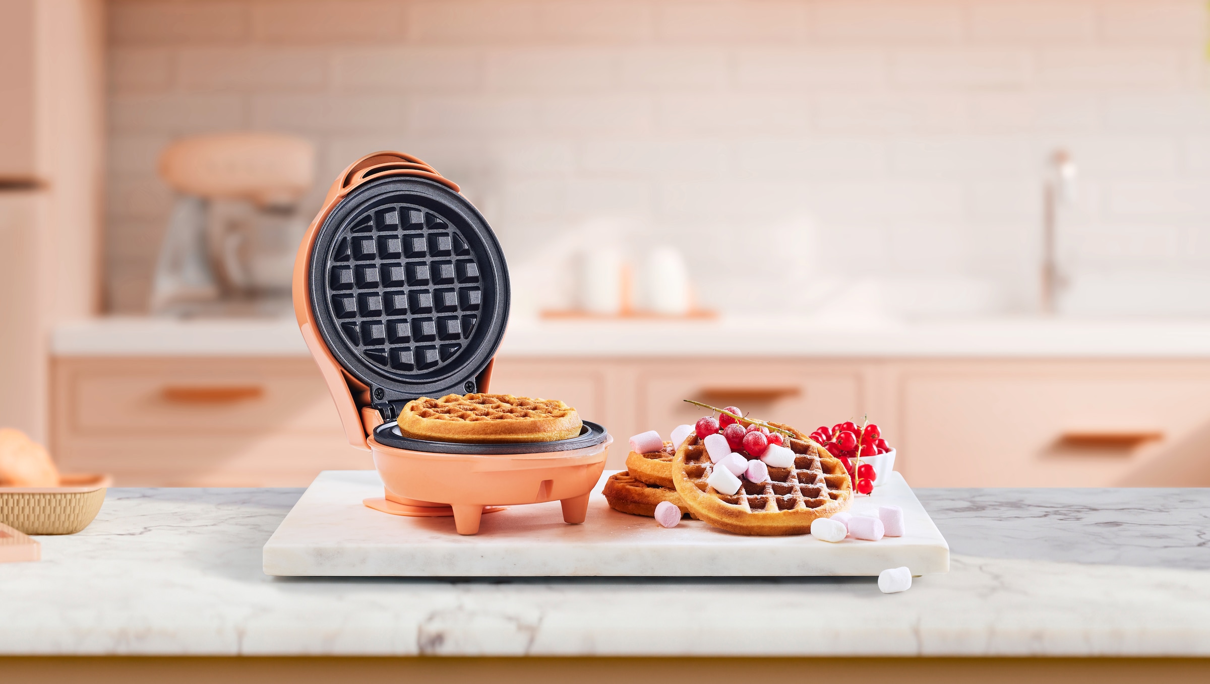 bestron Waffeleisen »AMW500 Mini«, 550 W, für klassische Waffeln, kleiner Waffelmaker mit Antihaftbeschichtung