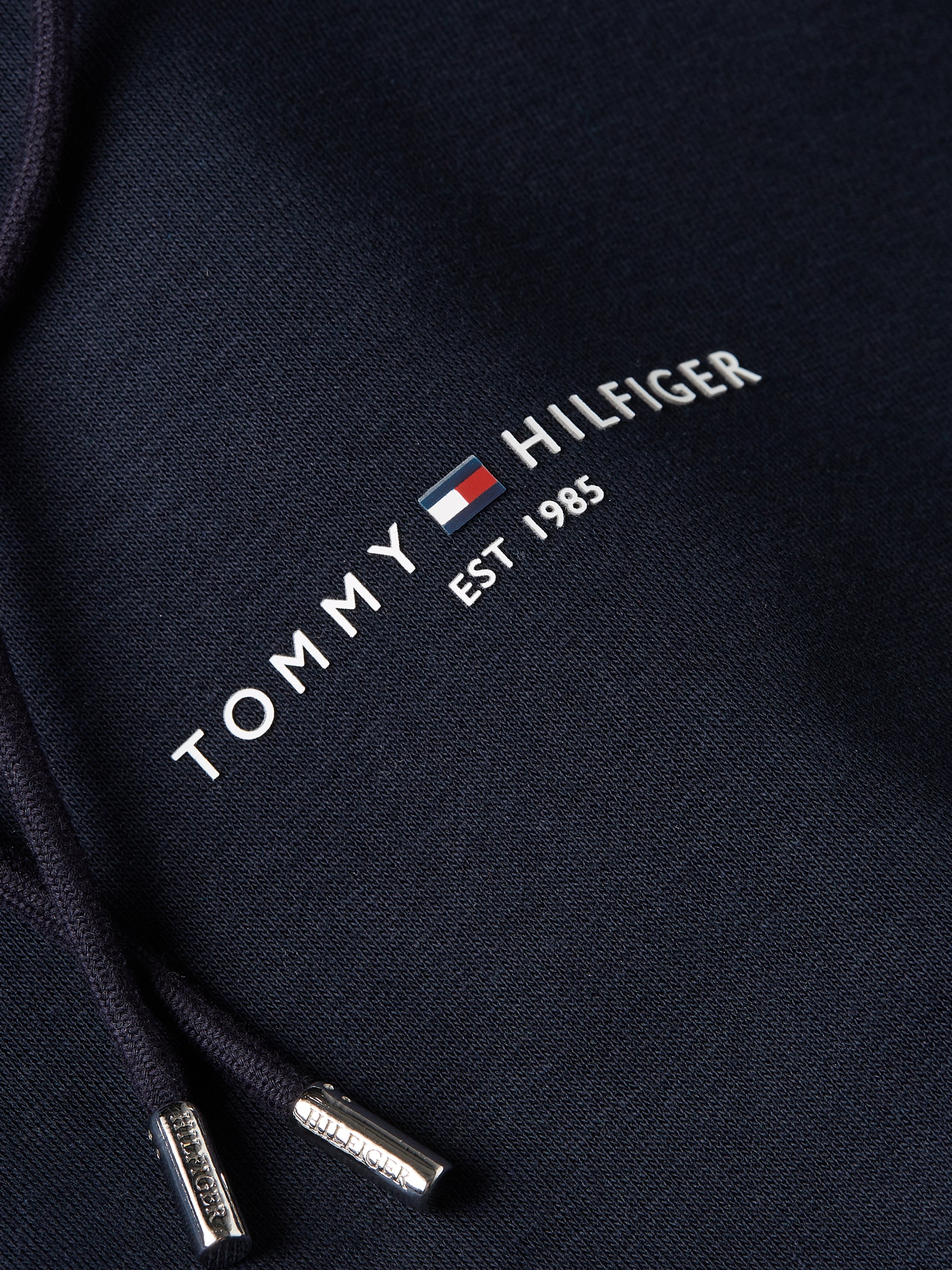 Tommy Hilfiger Hoodie »TOMMY LOGO TIPPED HOODY« Tommy-Tape innen am Ausschnitt, Flag-Stickerei am Ärmel