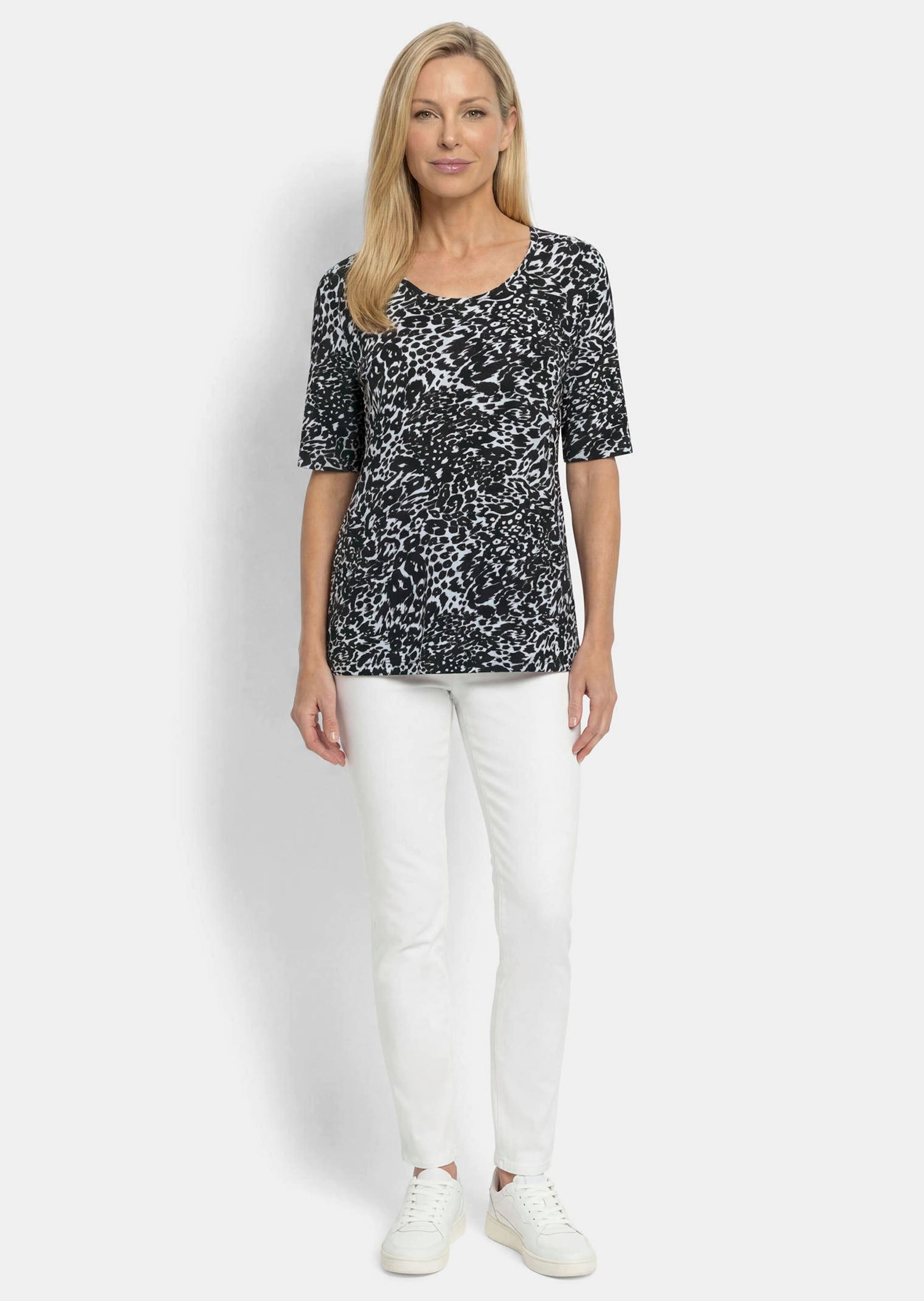 GOLDNER Kurzarmshirt »Viskoseshirt mit Leo Print« stretchbequemer Viskosejersey