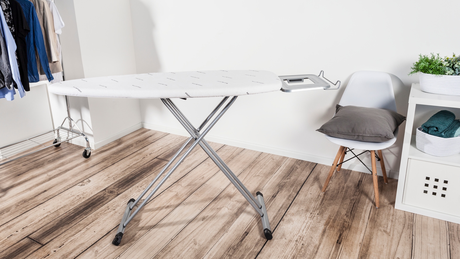 Rowenta Bügelbrett »Pro Comfort« Bügelfläche 47 cmx130 cm extra-stabiles Design, bis zu 40 kg belastbar, höhenverstellbar